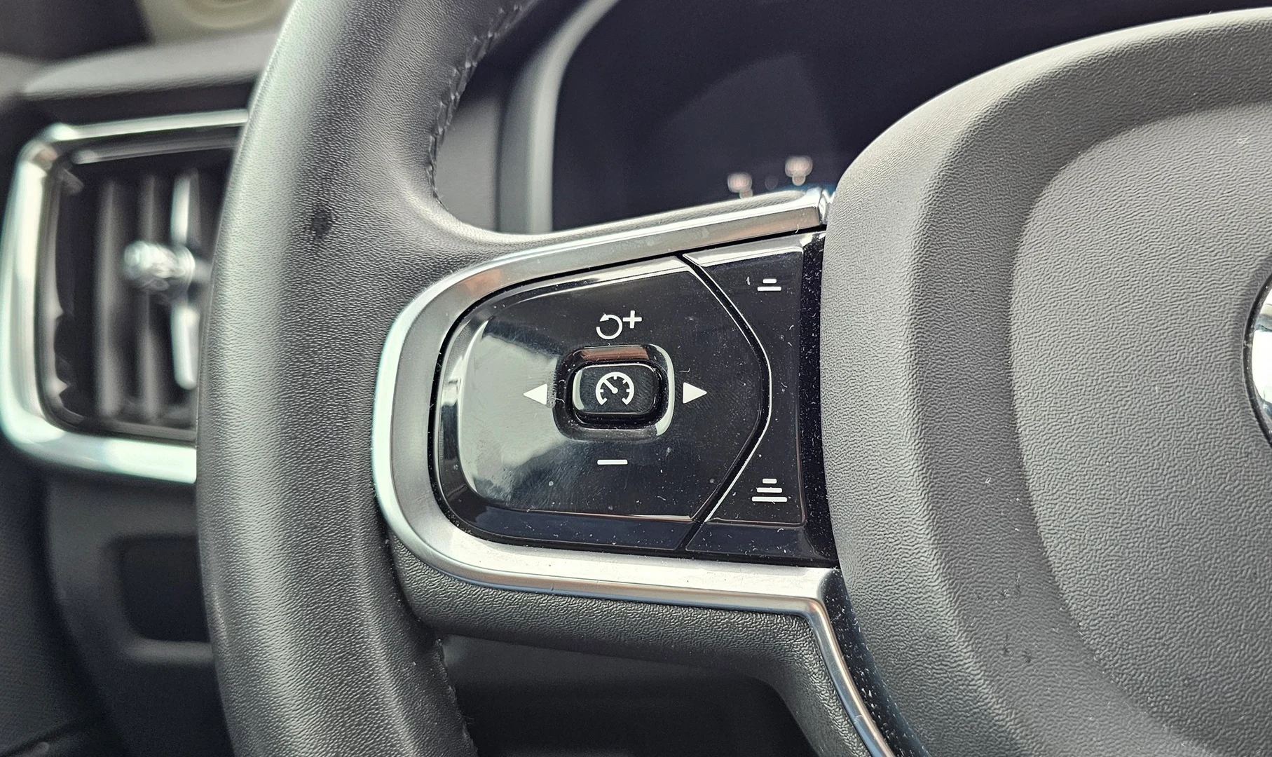 Car Image - 6u7YW7F7AKDccFvGToh7SG