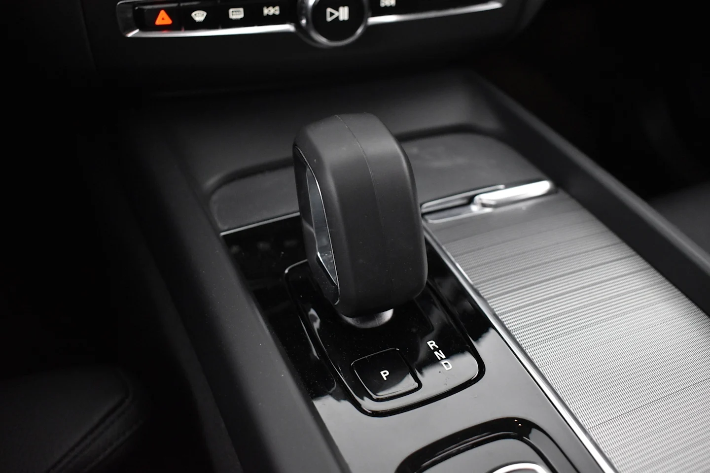 Car Image - UkDHRV7B0gWjFV2qsPc2e