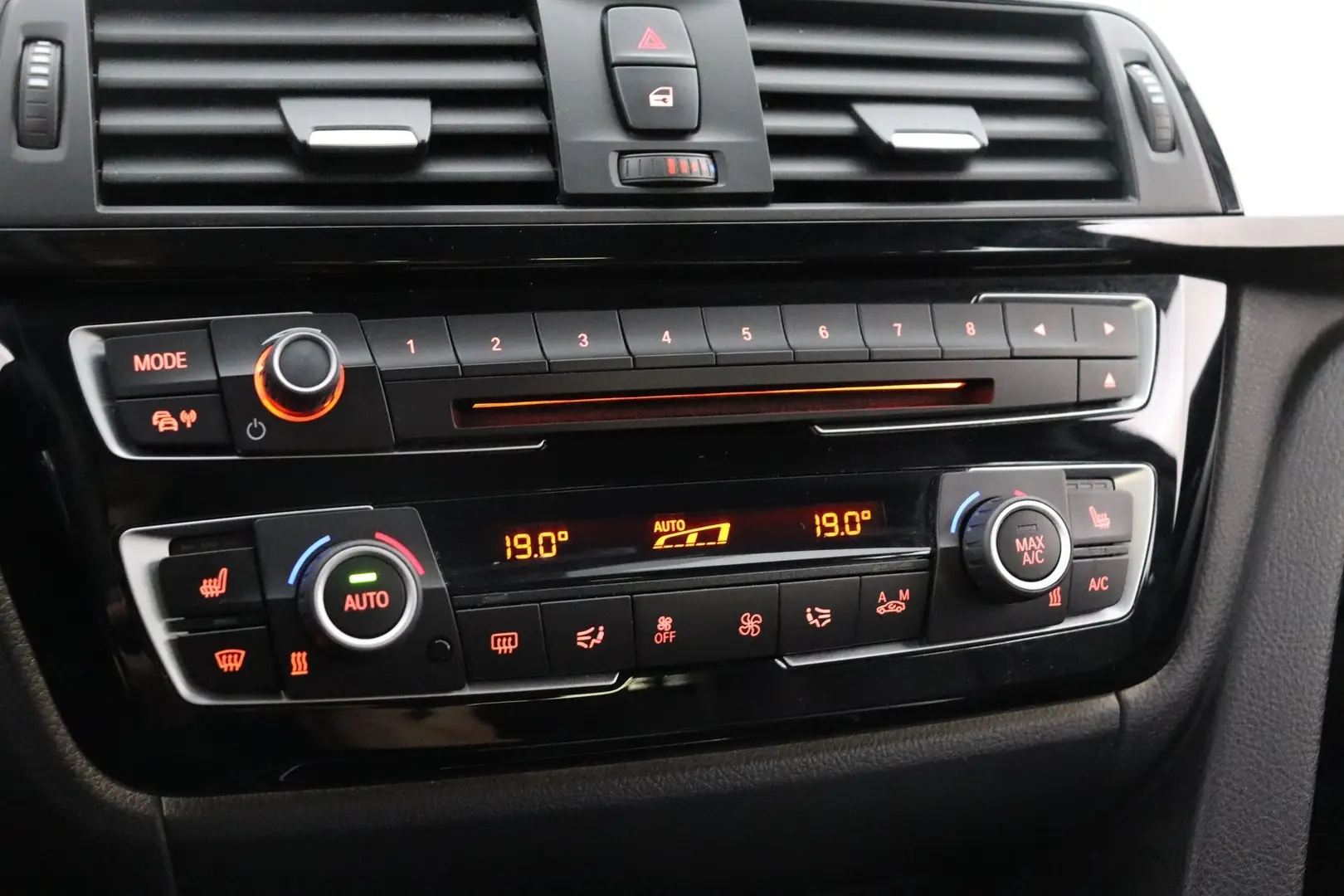 Car Image - 2PePGGr17ddXqiCfHCcAK2