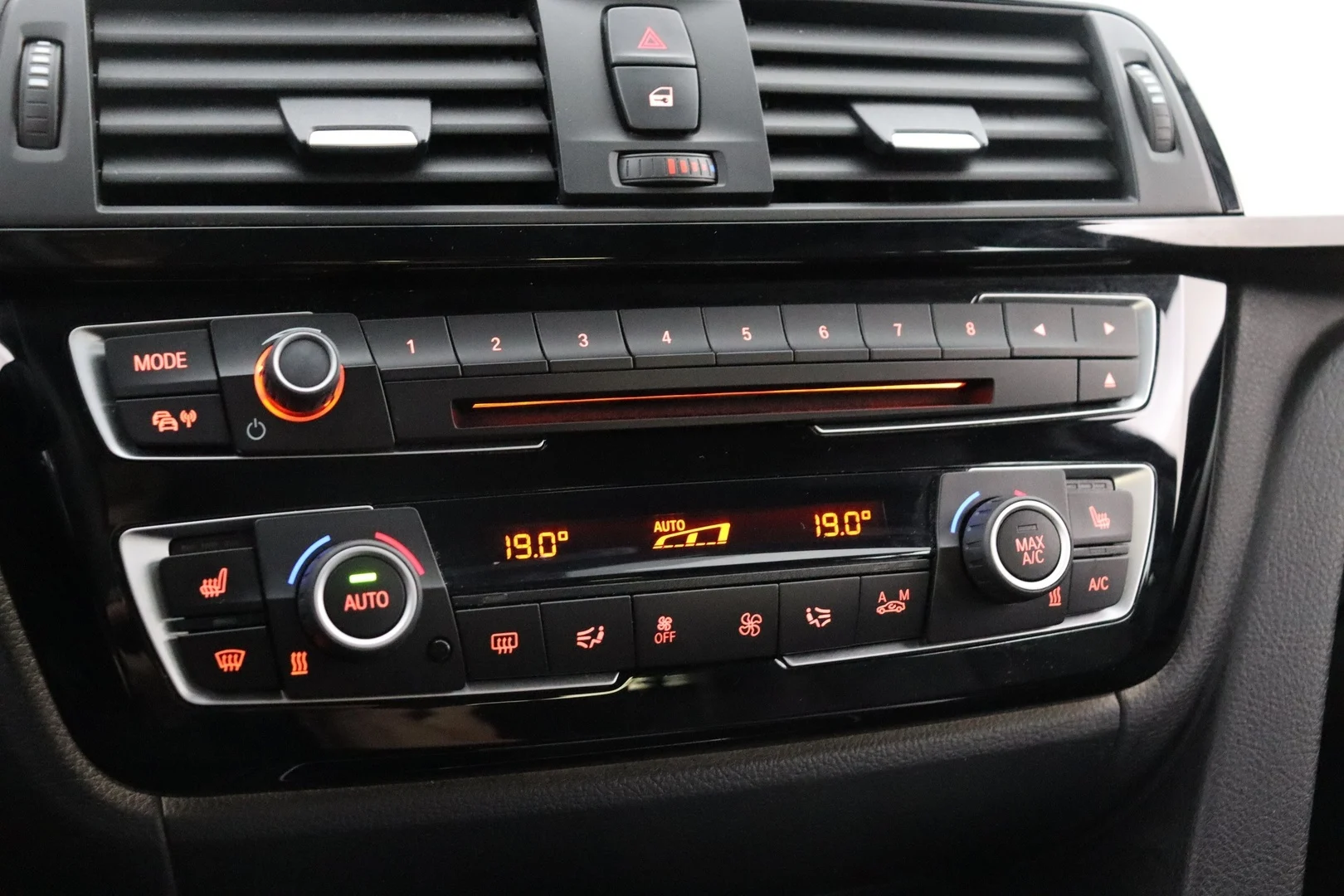 Car Image - 2PePGGr17ddXqiCfHCcAK2