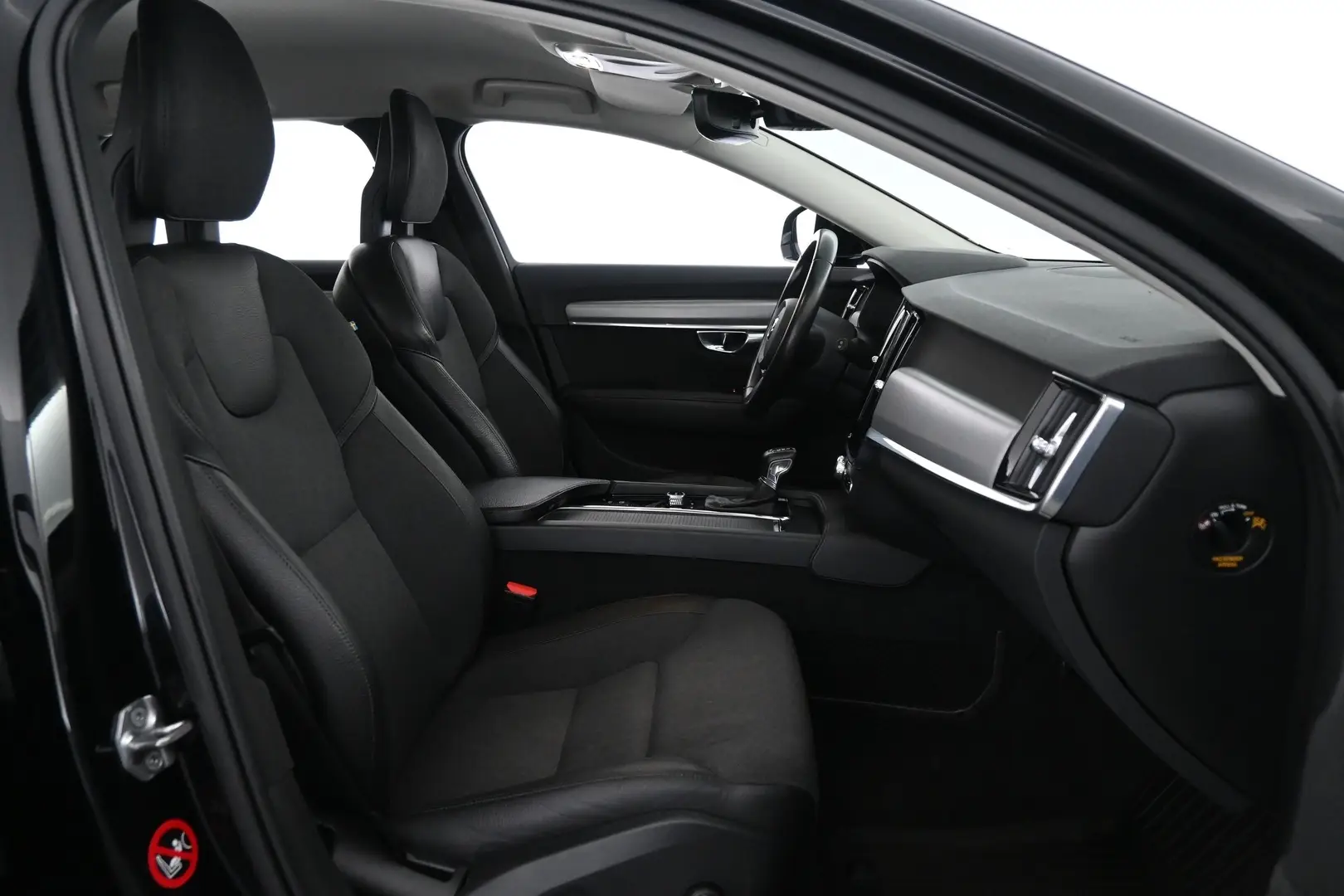 Car Image - 1GhW3ckCoL7Zix7tGcgBsE