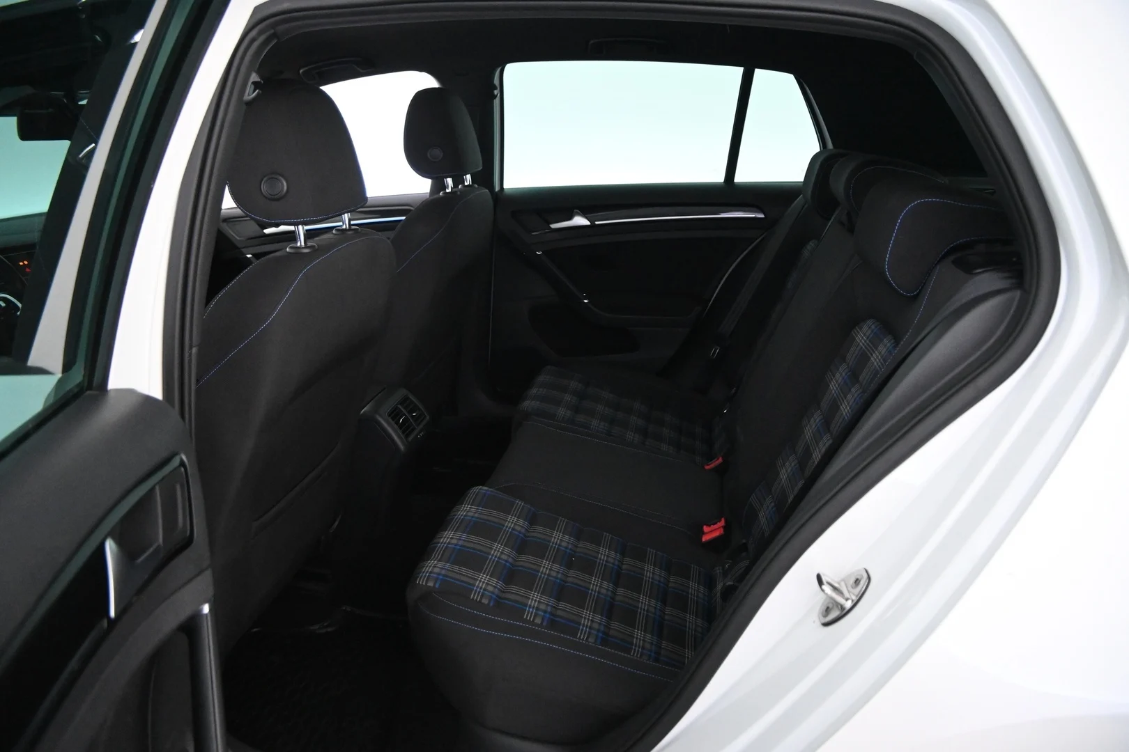 Car Image - 4Ee8yIp8GJ6hFmAie30tKy