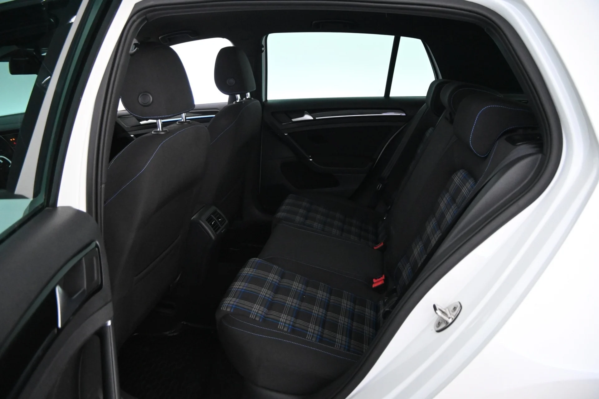 Car Image - 4Ee8yIp8GJ6hFmAie30tKy