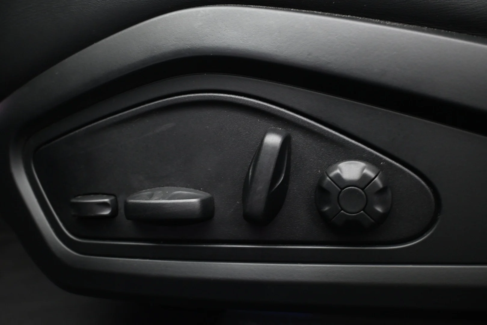 Car Image - 1LvGyG0Z1xim6Rvu7j6ged
