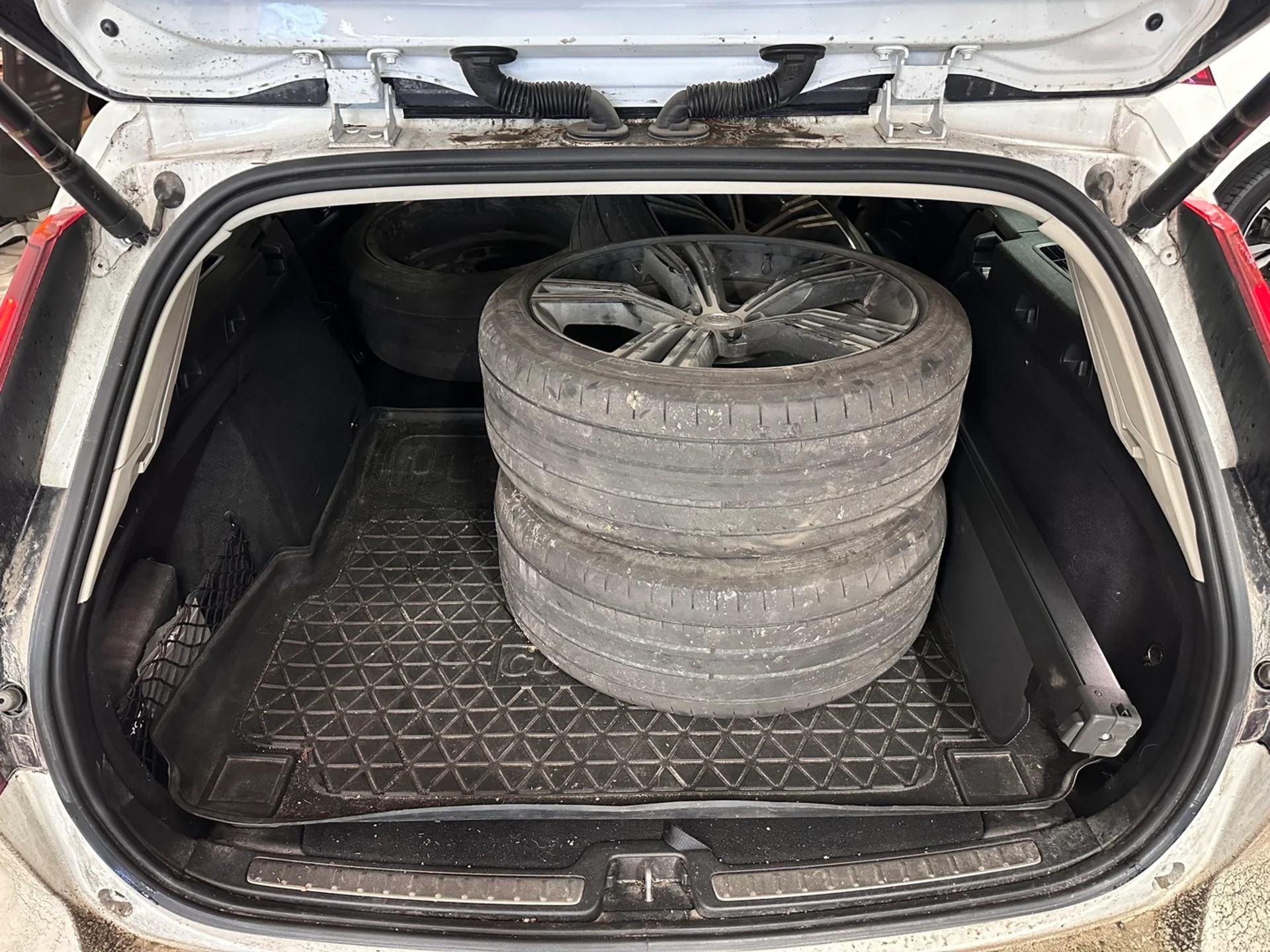 Car Image - 6TqTpqq635fMHqIwbUWPZd