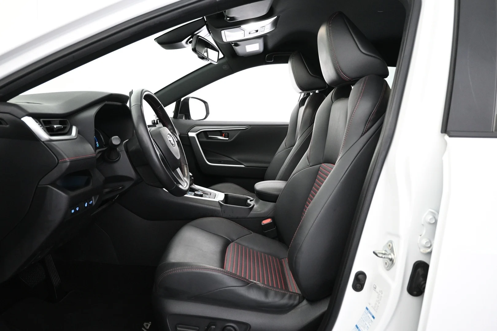 Car Image - 6jFHGJblwe97WWn1fMWNJ7
