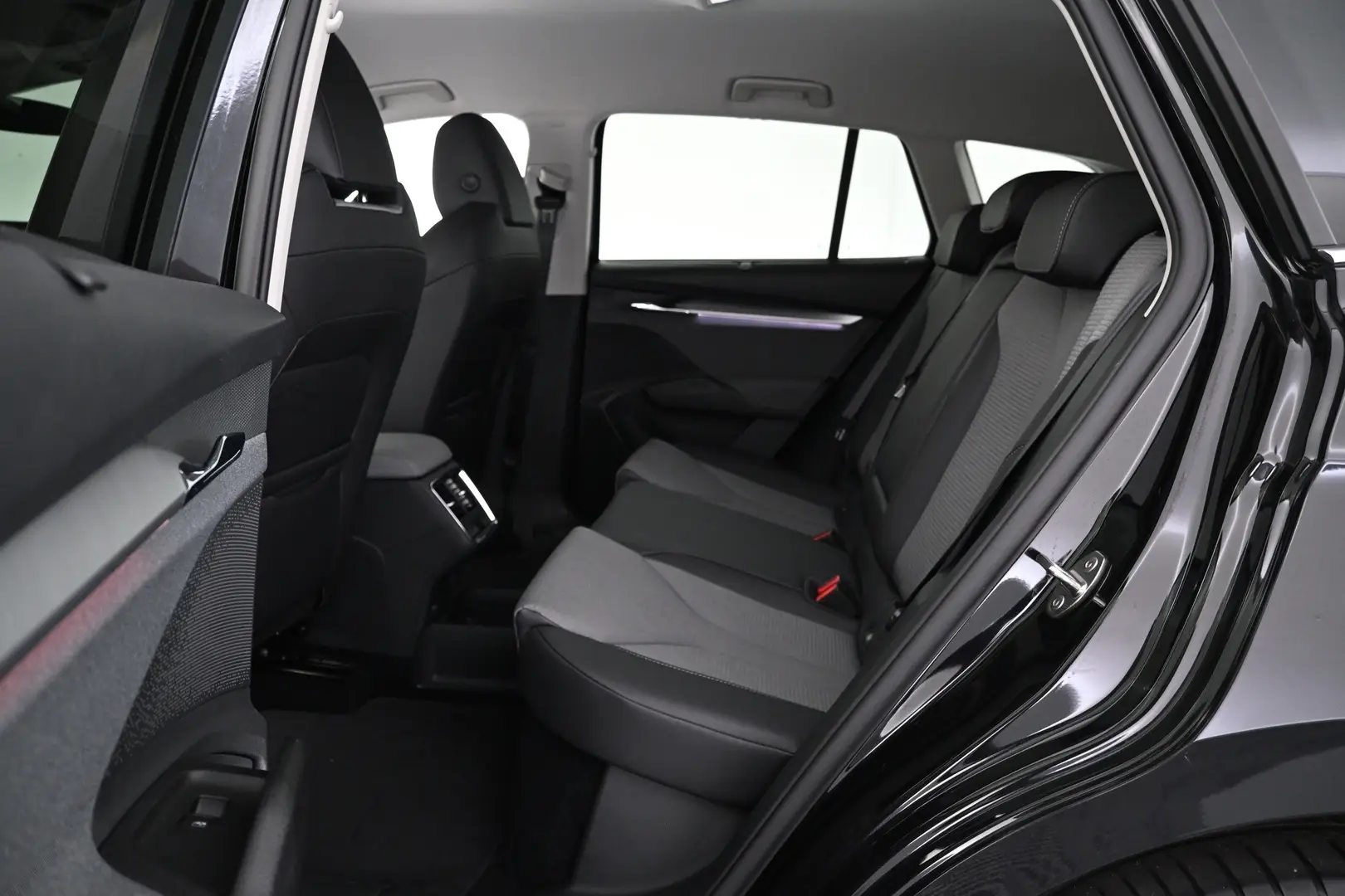 Car Image - 5l7FdlWryoDF9RRcmTrVnU