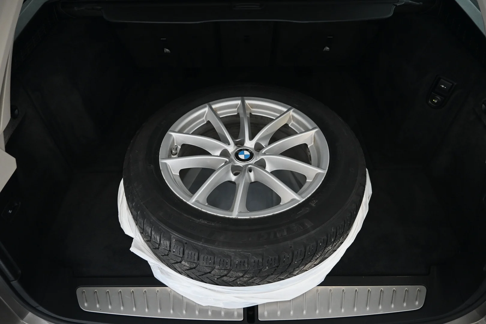 Car Image - 21Xn4AXW7HGPXaDPX2cvm4