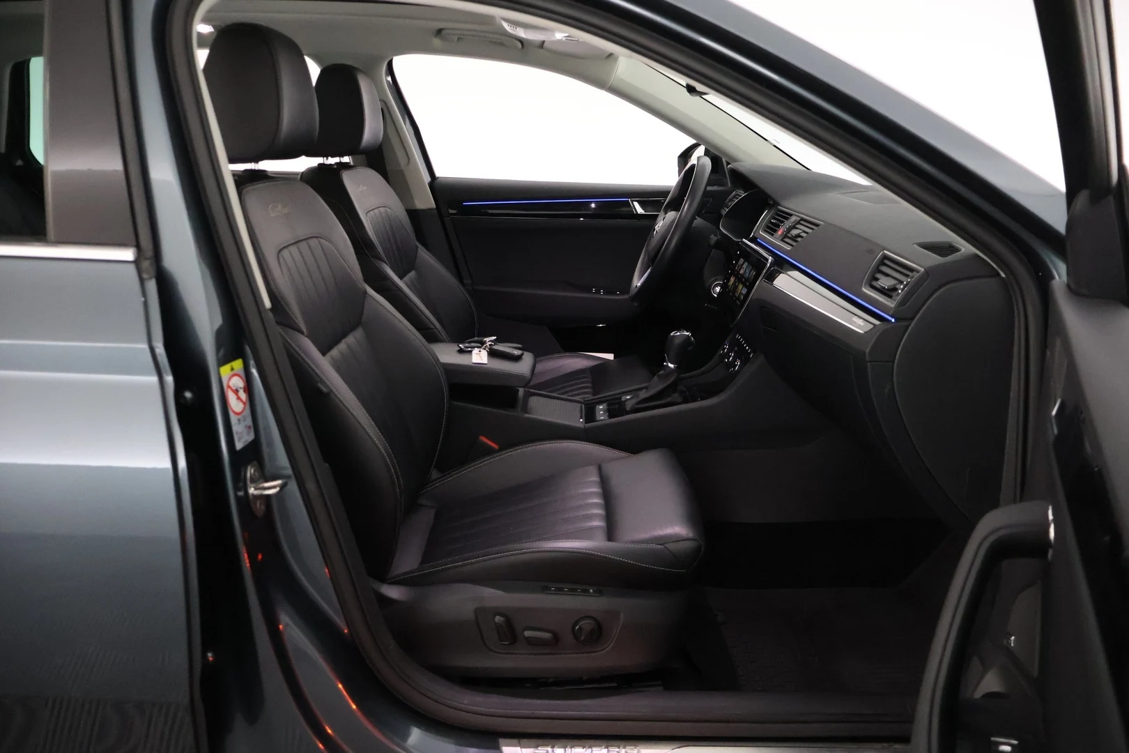 Car Image - 3jvgWB9oJIciJd3k8razAS