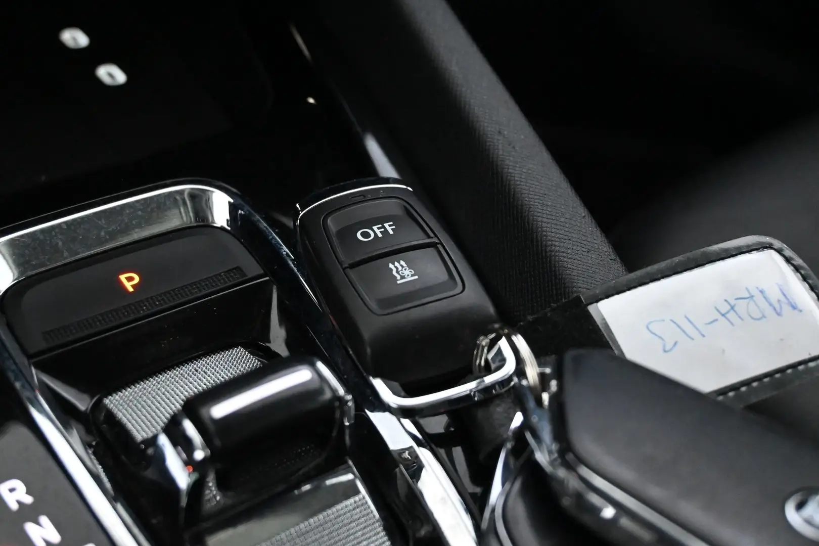 Car Image - 6CYiivnPxrrJjA8Qp4qq6s