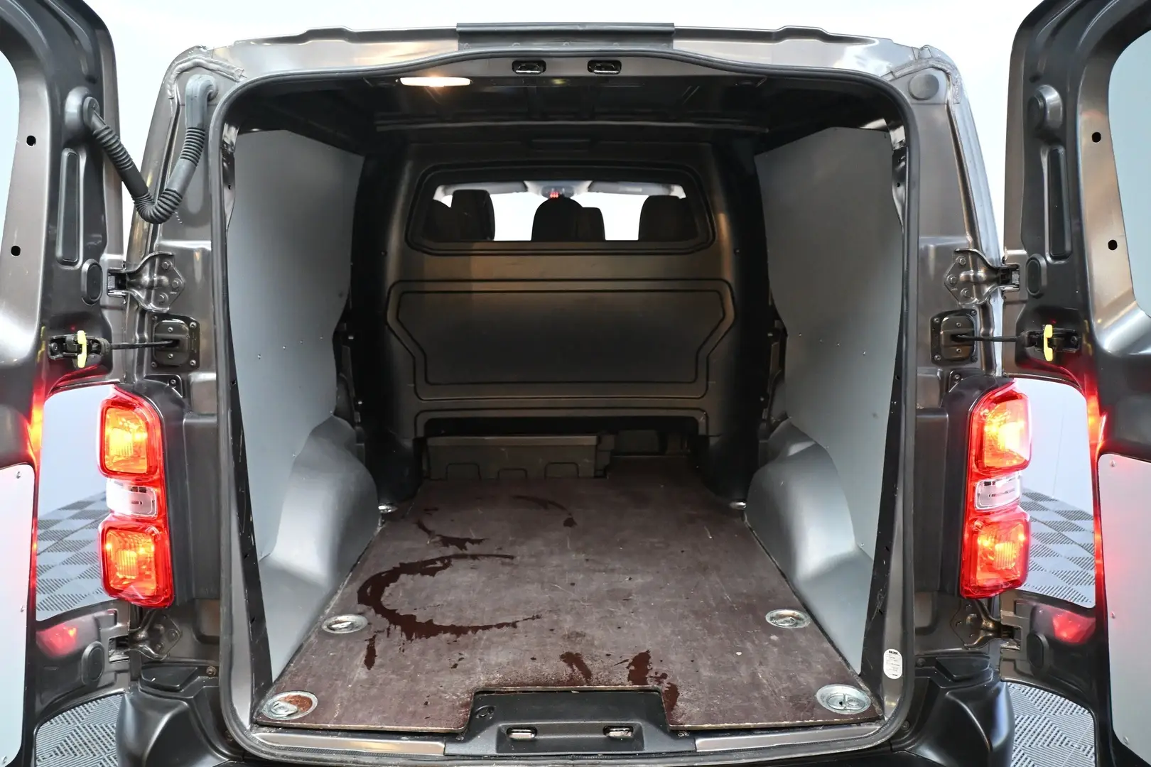 Car Image - 7N2S9q9UhMuaUtQBXrR31R