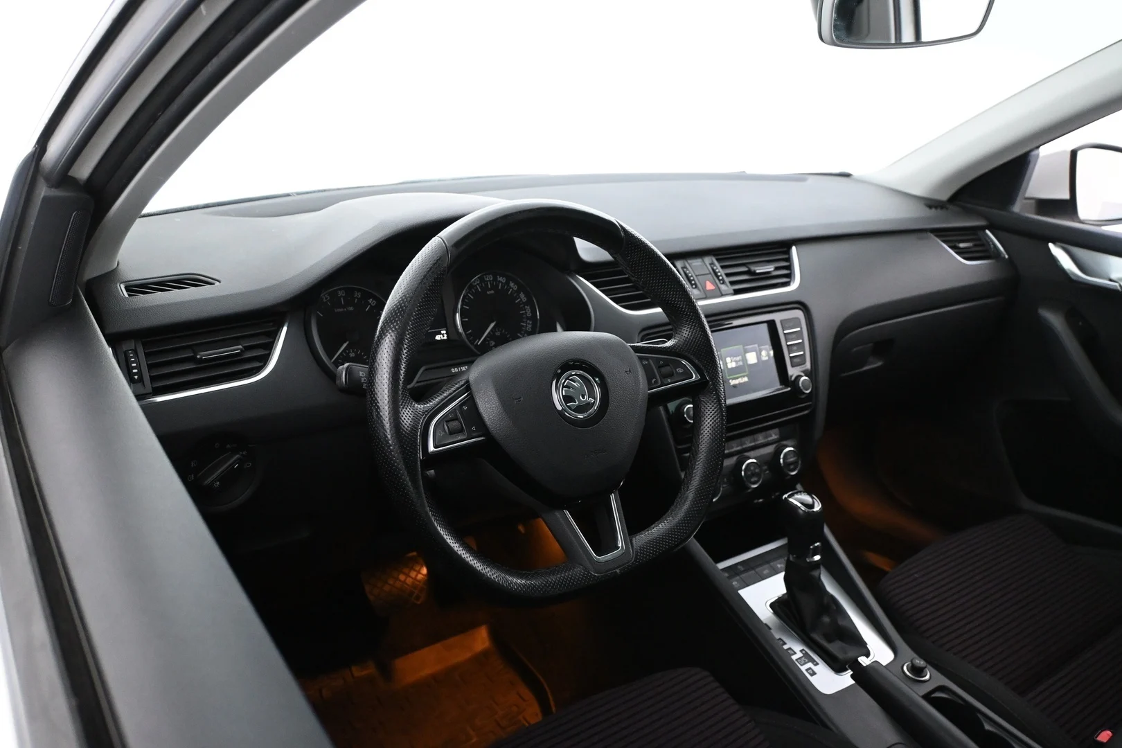 Car Image - 2AneDGuzanMGWXgC1UkGt1