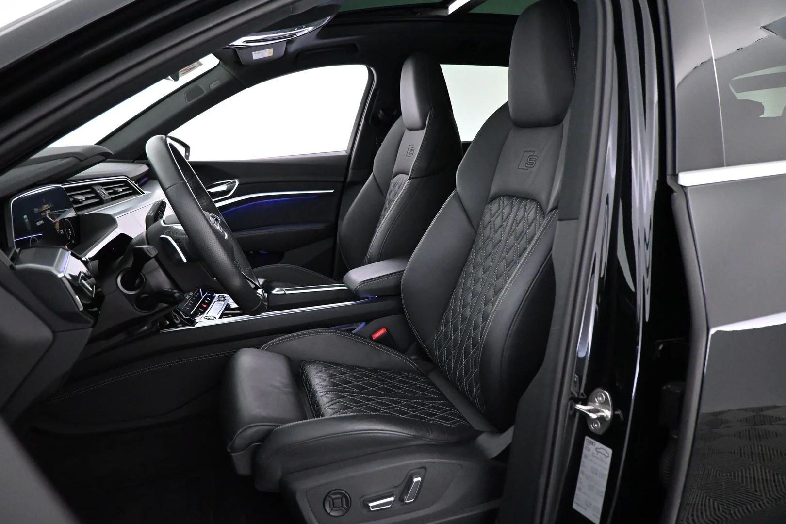 Car Image - 3ATFnOtphHK3EHwFLxHndg