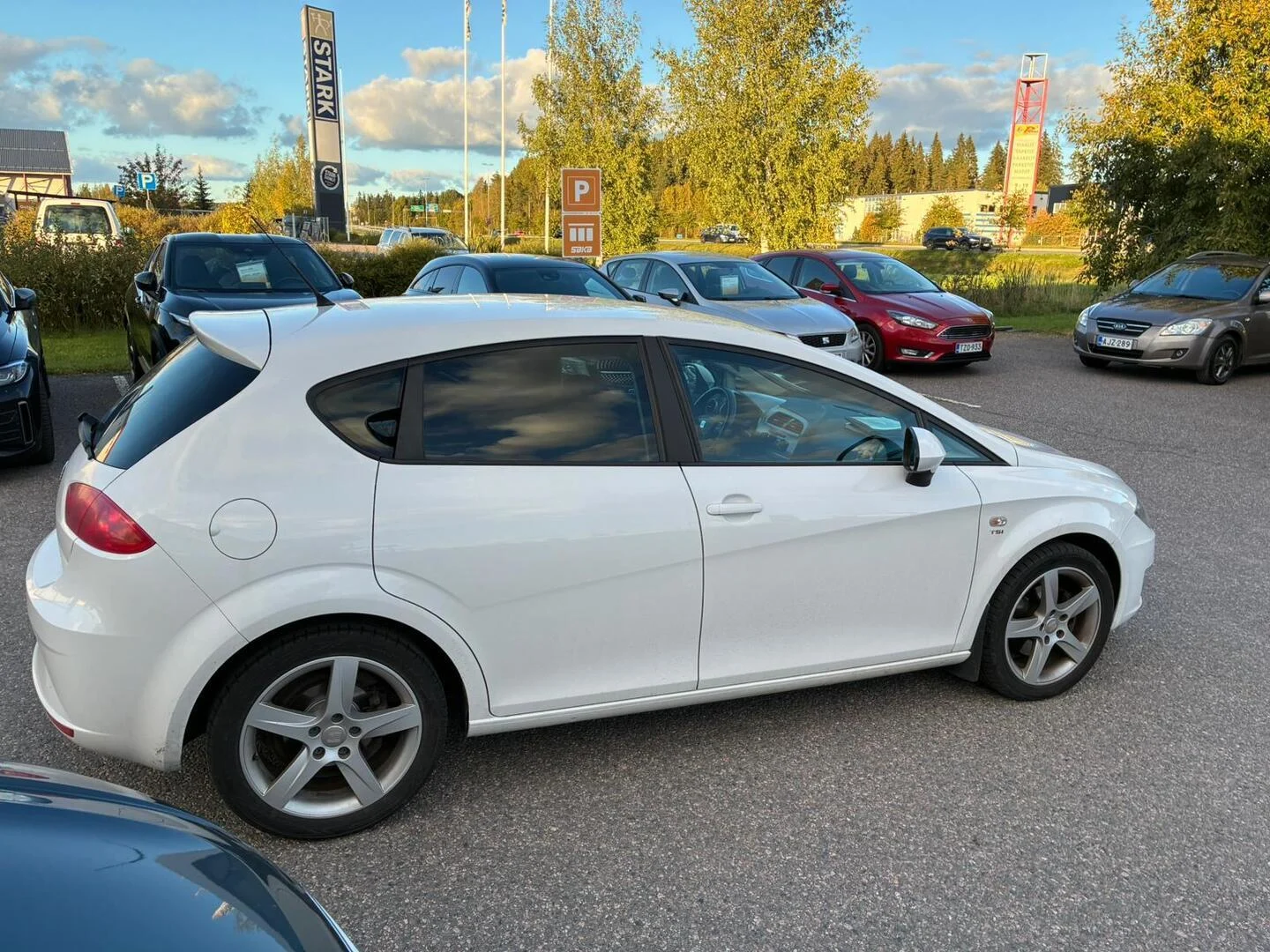 Car Image - 1luGWk98Ydj59KY4rwXeAr