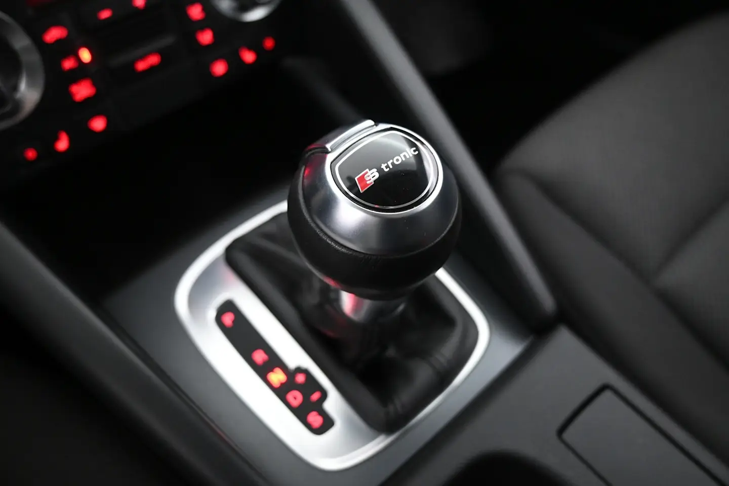 Car Image - 6jxFVkybdVqfKRMfFfi2I7