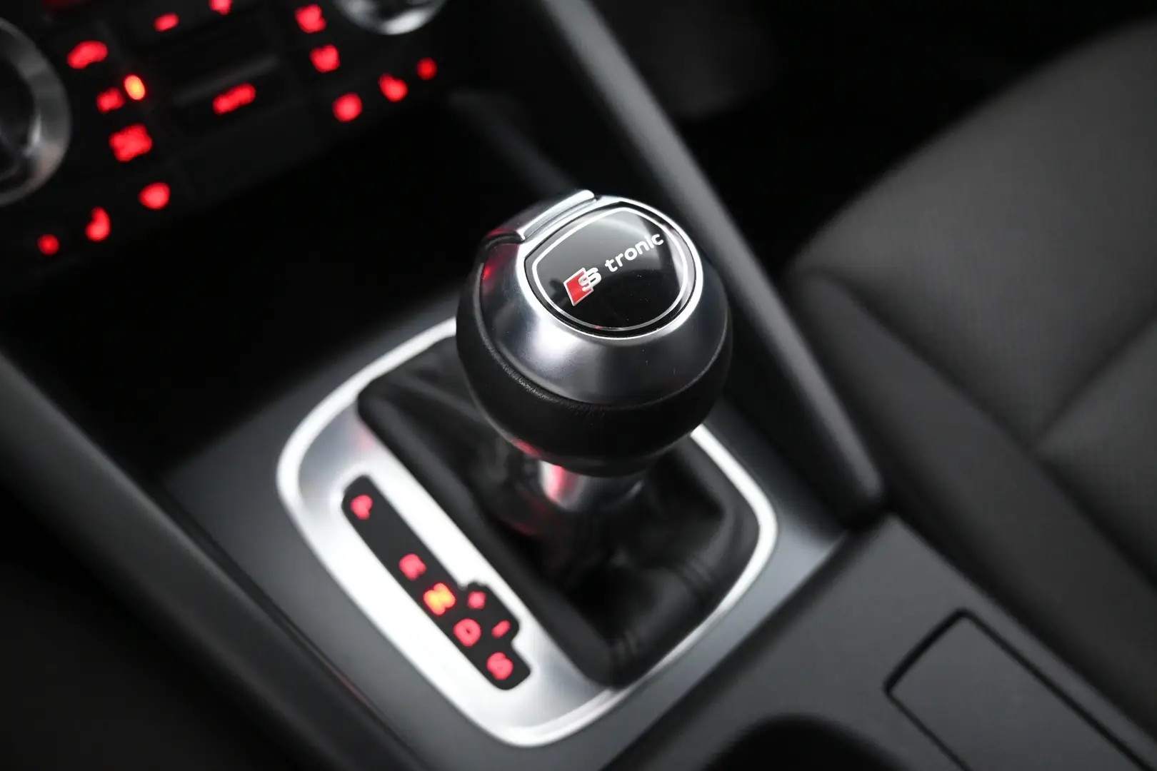 Car Image - 6jxFVkybdVqfKRMfFfi2I7