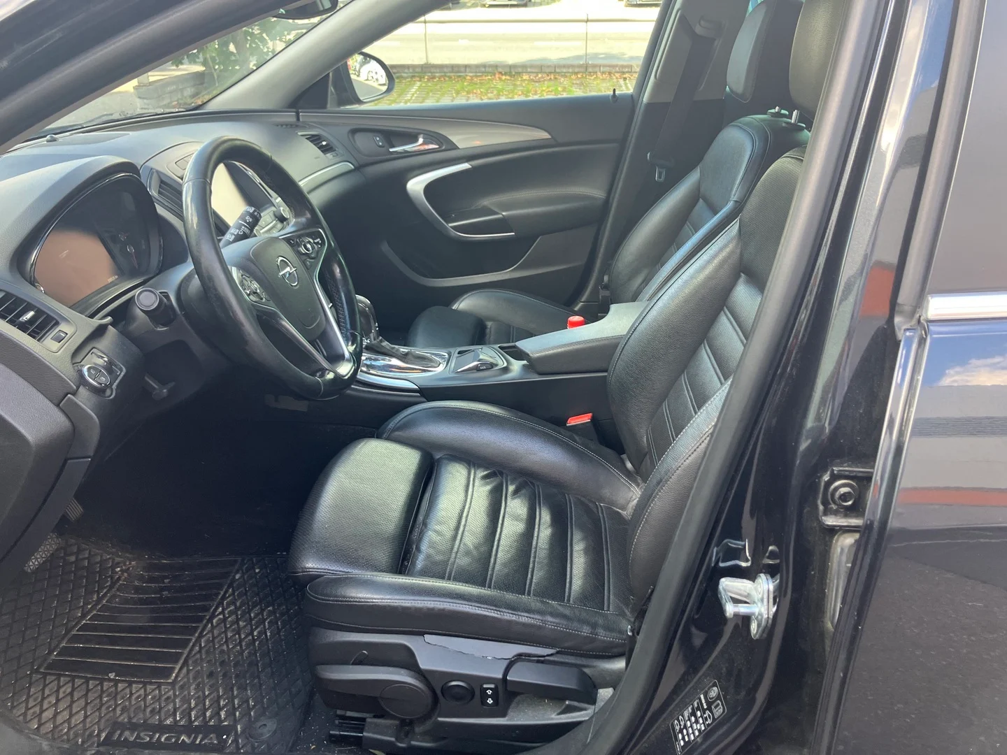 Car Image - 4PBy44b6pLqks9uMhDalmz