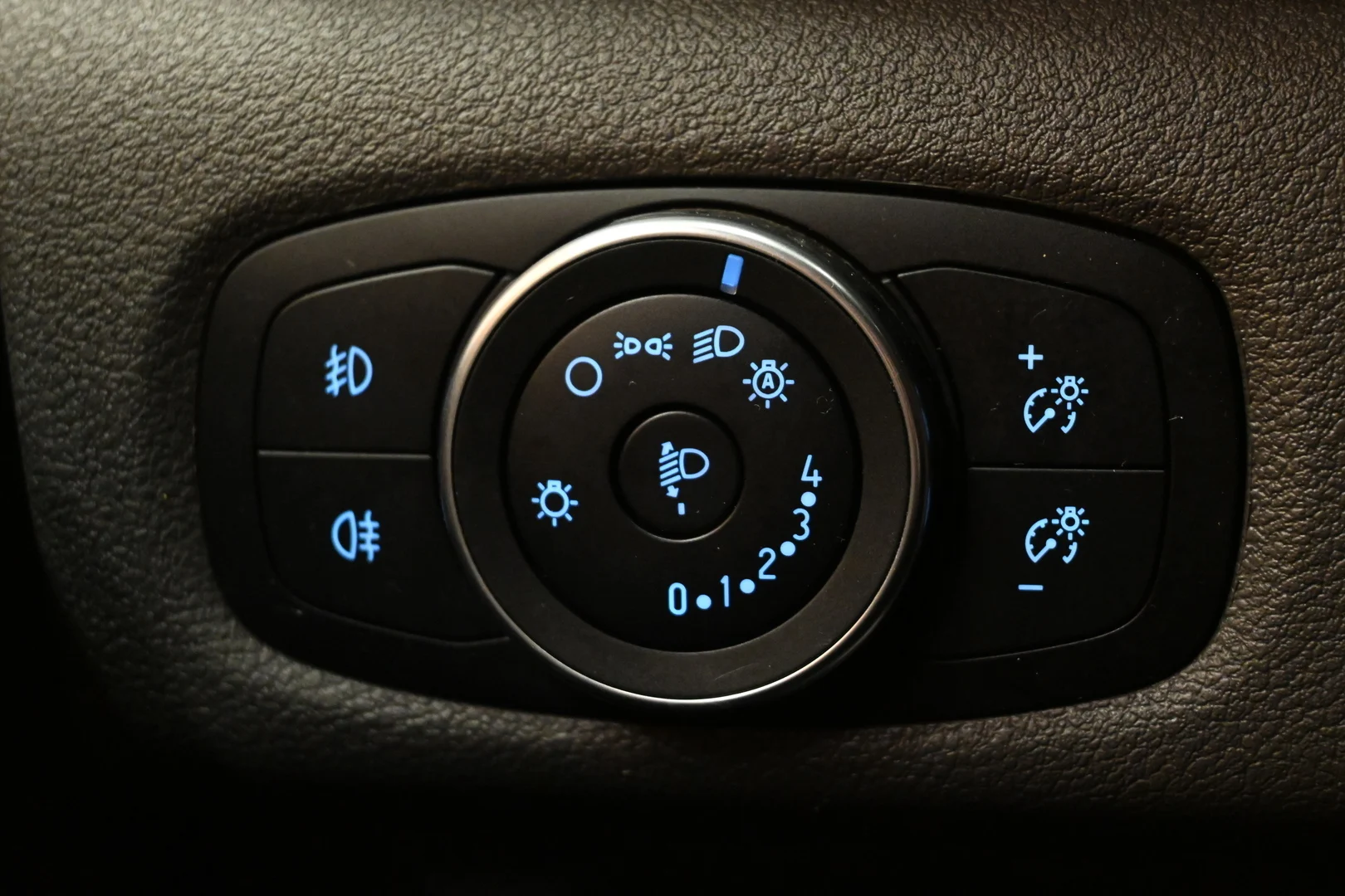 Car Image - 3zwsmrFdTUJGCz2eilgB4t