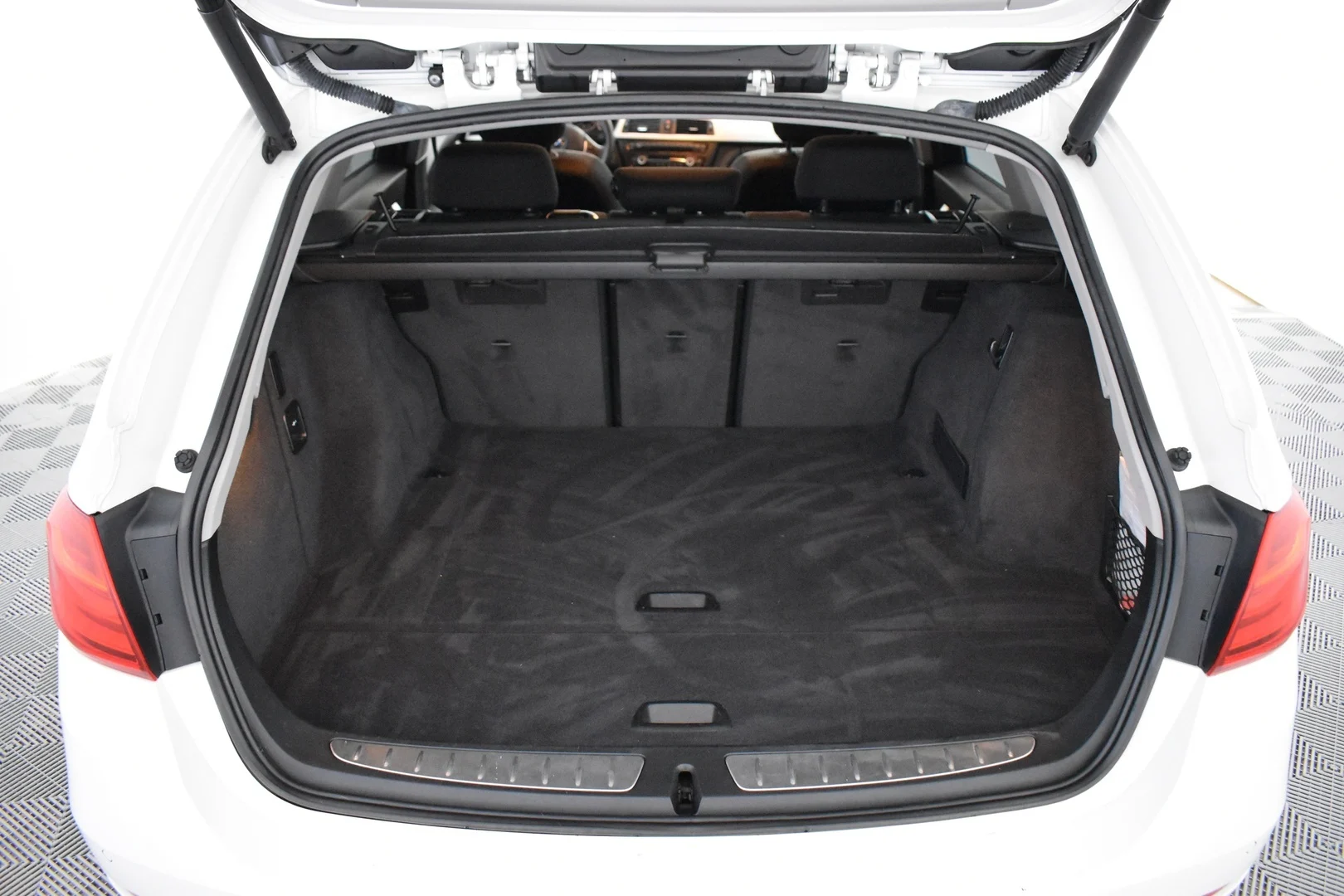 Car Image - 2vGE9Sg0qx18ACLxcSHP89
