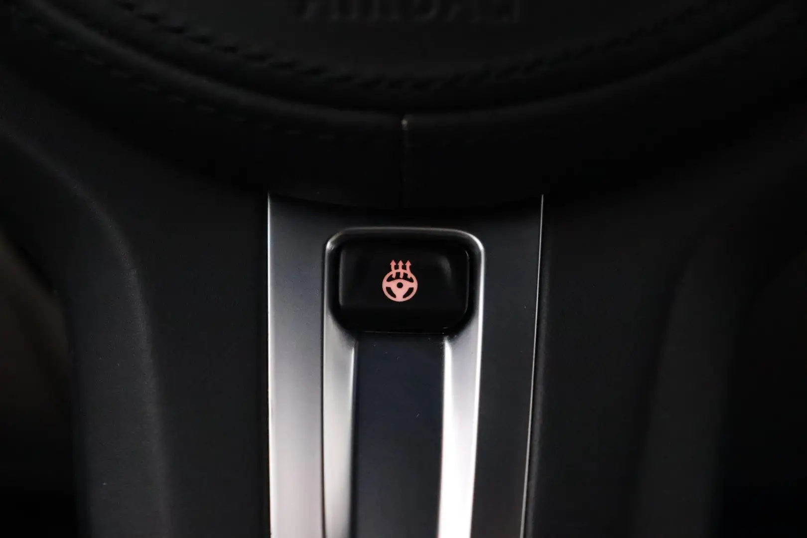 Car Image - feFPrz9YrIt9PnHarw85V