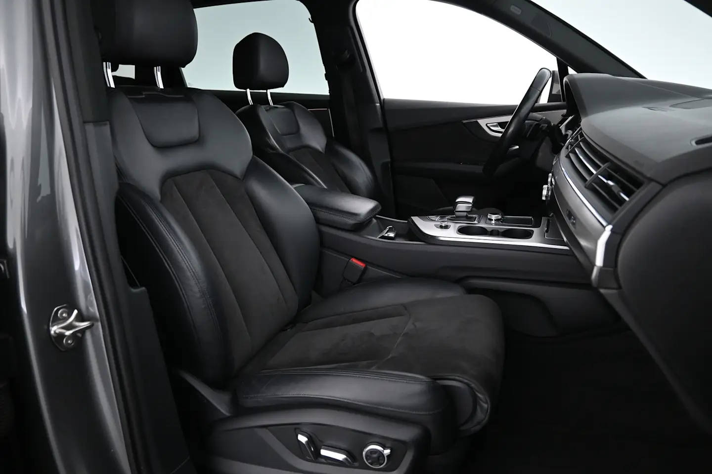 Car Image - 1R1ryTICrMlKtKtchsy6ni