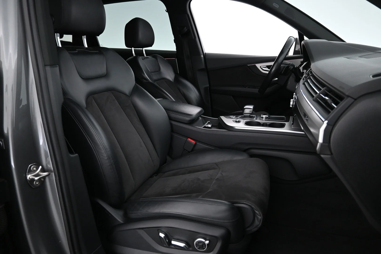 Car Image - 1R1ryTICrMlKtKtchsy6ni