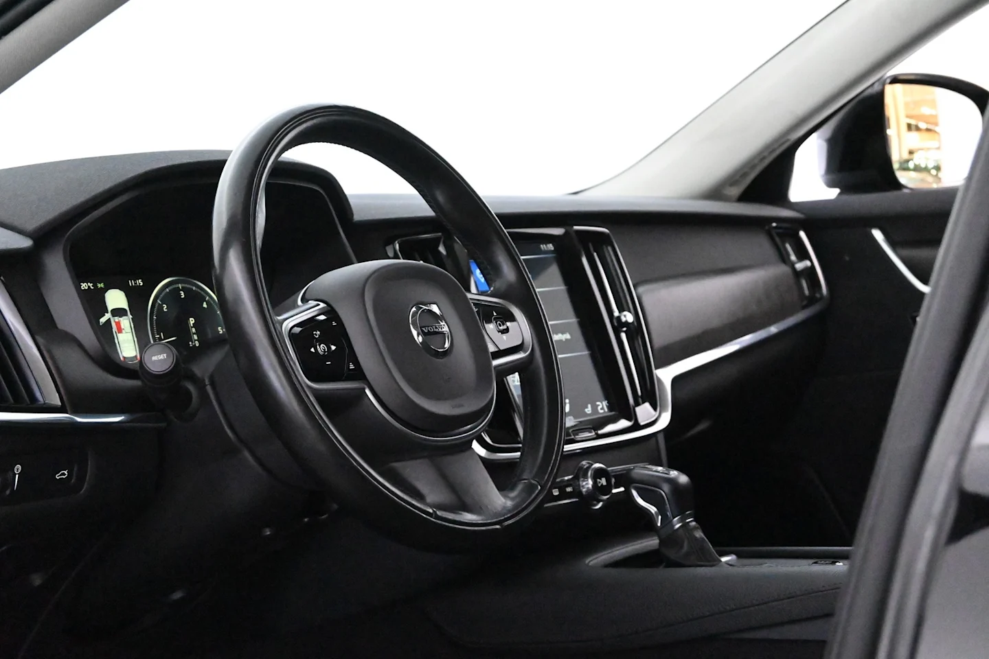 Car Image - XA5lzimtBwIVHtWOGxpCo