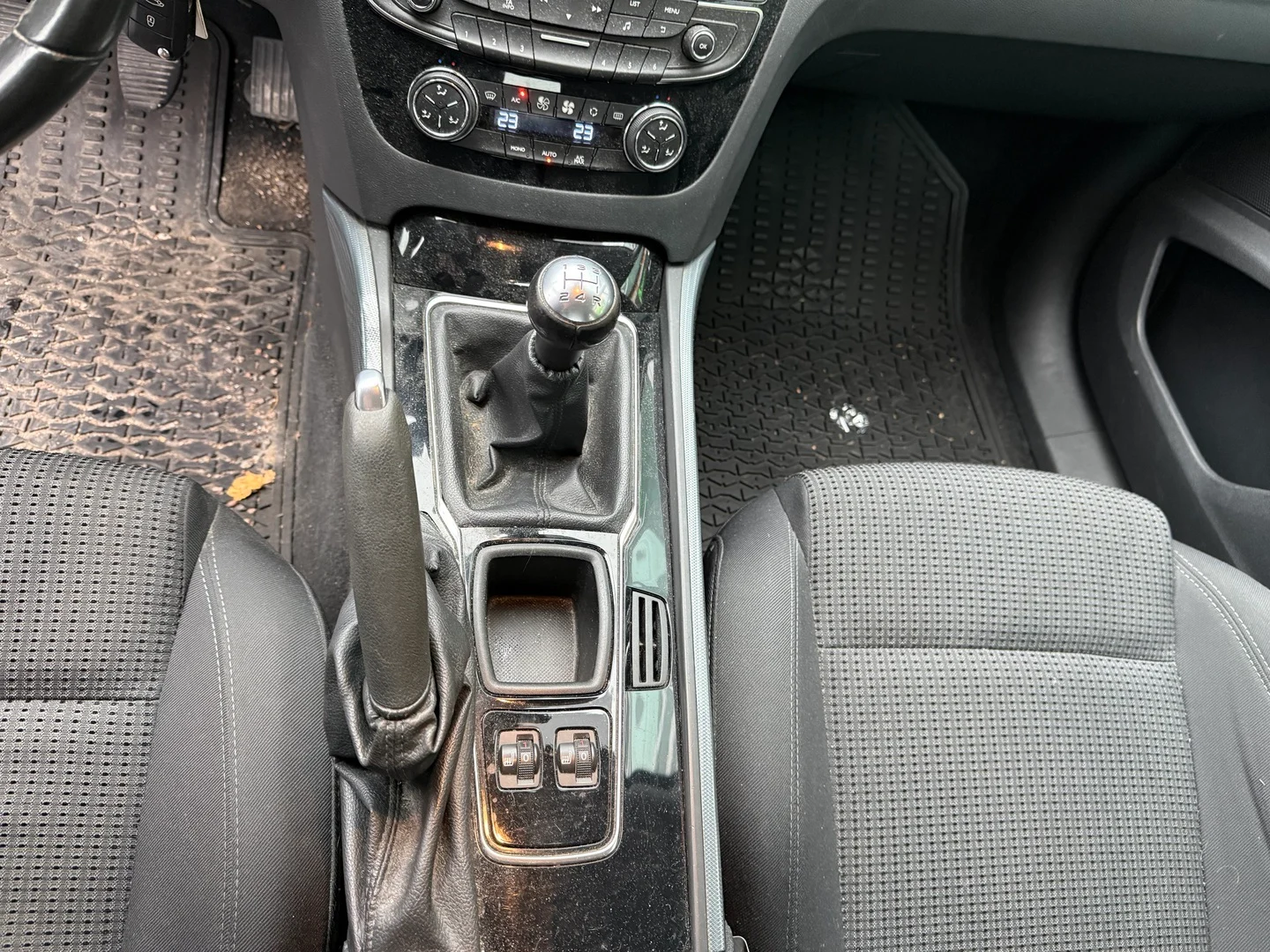 Car Image - 2rutqAn32AlBPOEljUgGSe