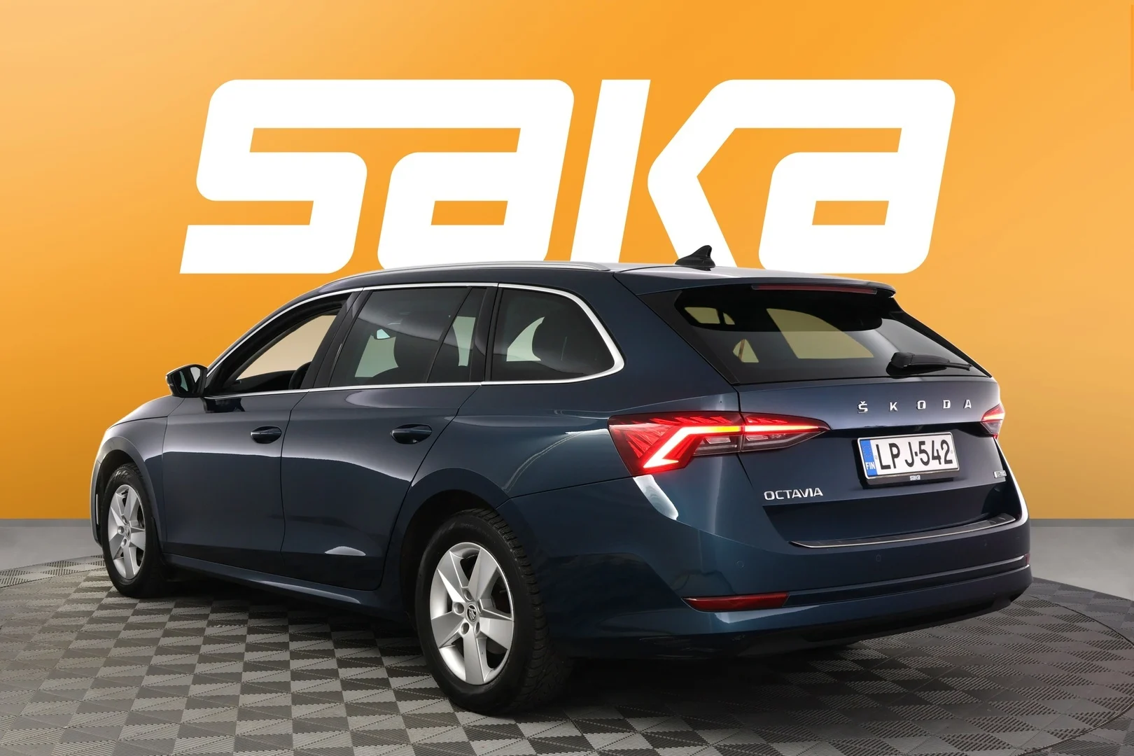 Car Image - 2sFzSRXANkCudJ4INJ7zTq