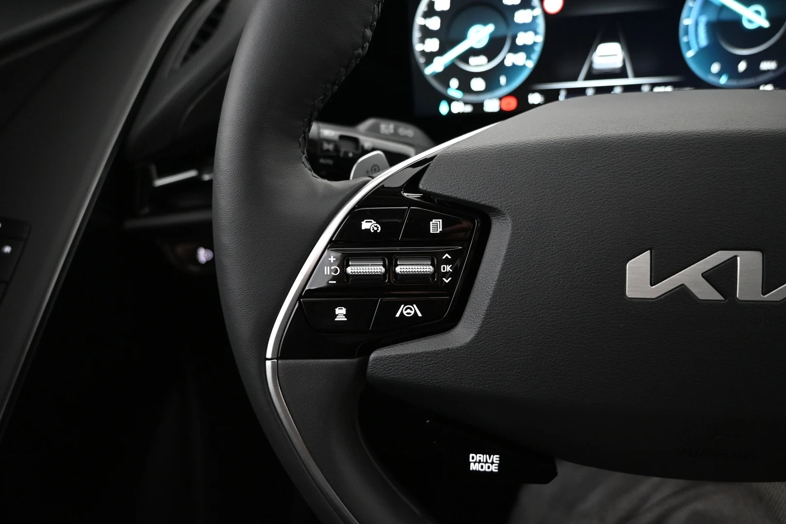 Car Image - 4Vr2NnHQbXiUgWkCwpIs4x