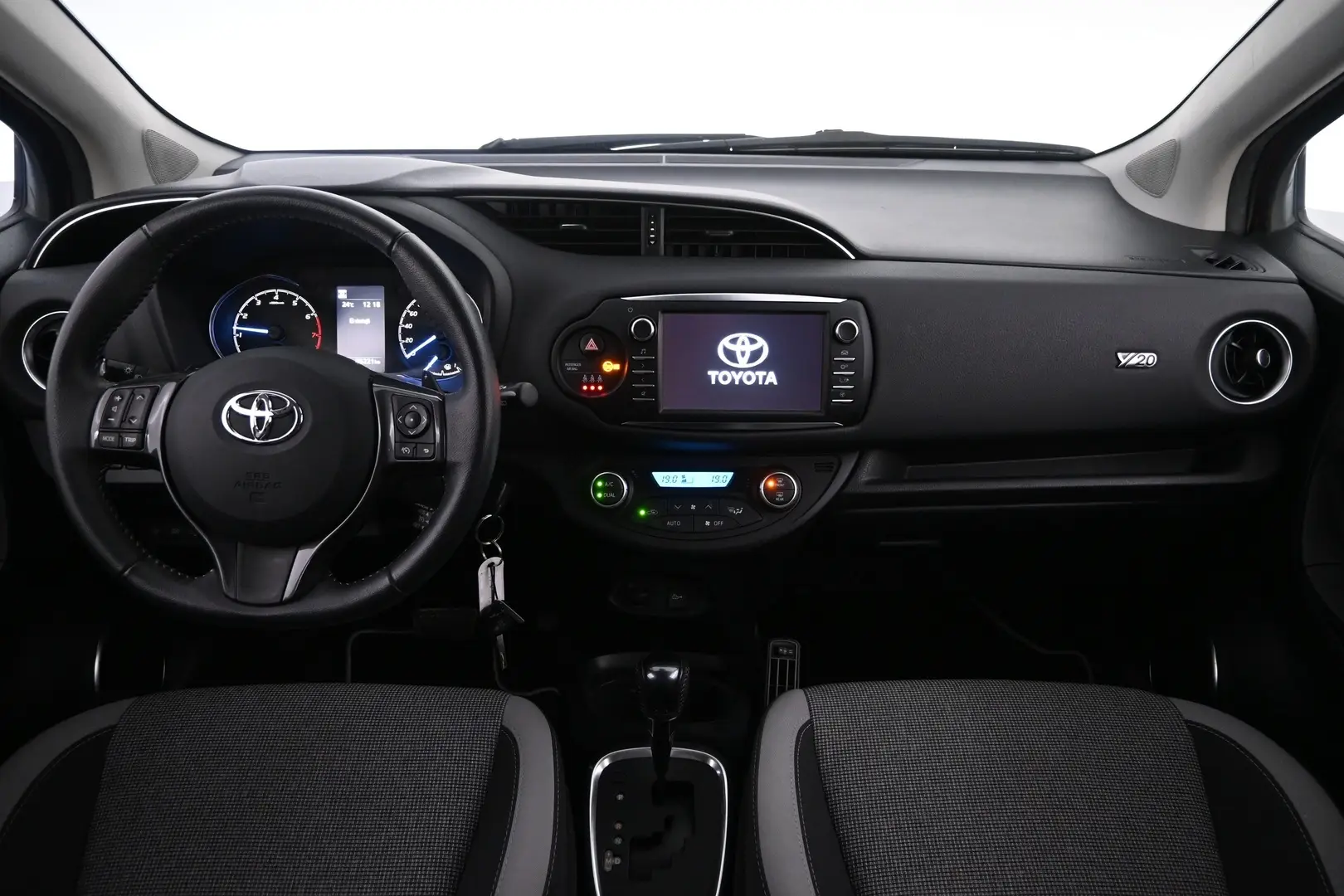 Car Image - 5XEI8NEQYwTVV7zhaR6L7t