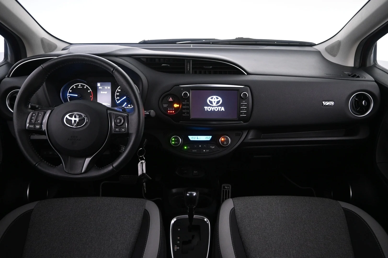 Car Image - 5XEI8NEQYwTVV7zhaR6L7t