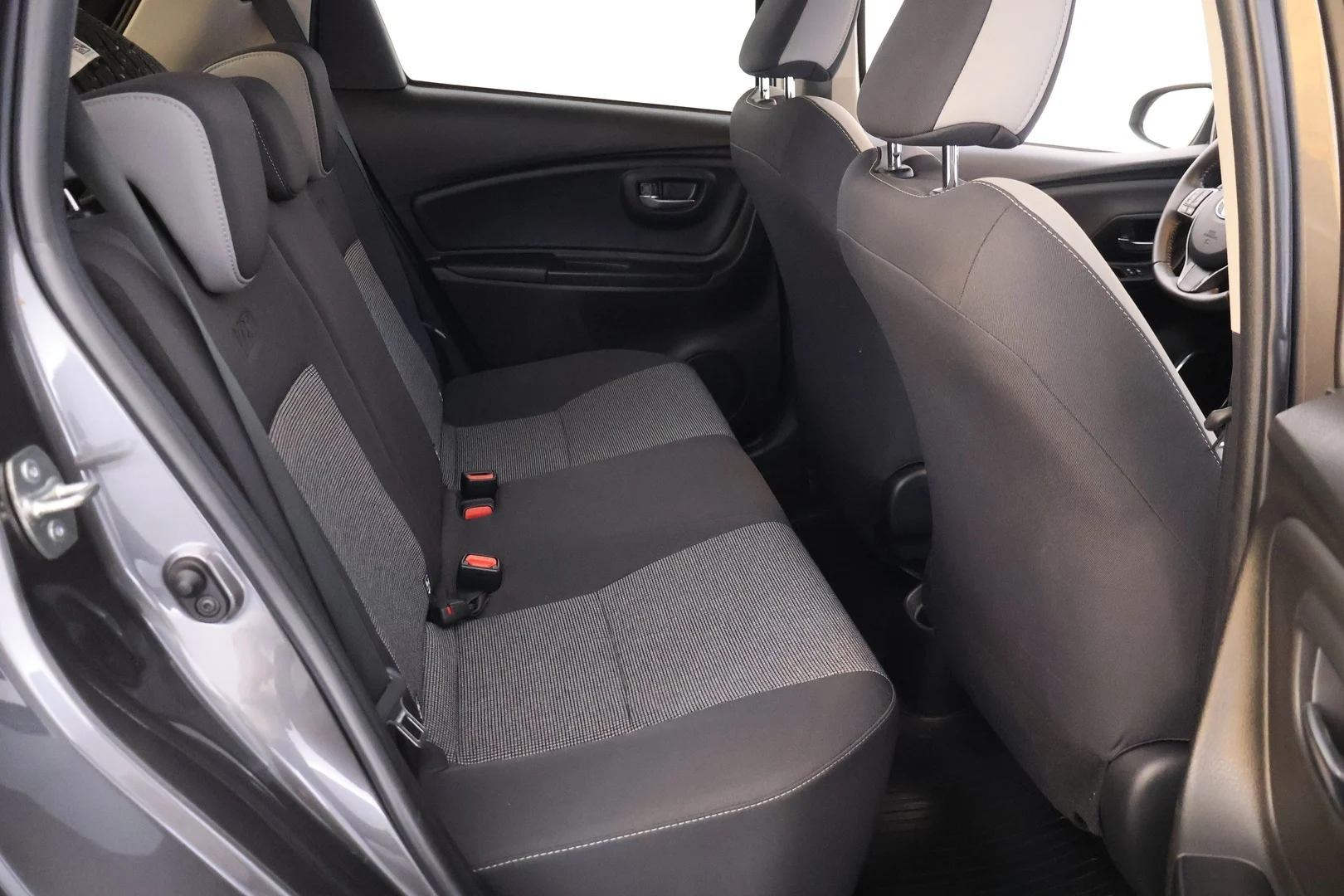 Car Image - 1FVcUnLmlvrwfTcT0AwLPe
