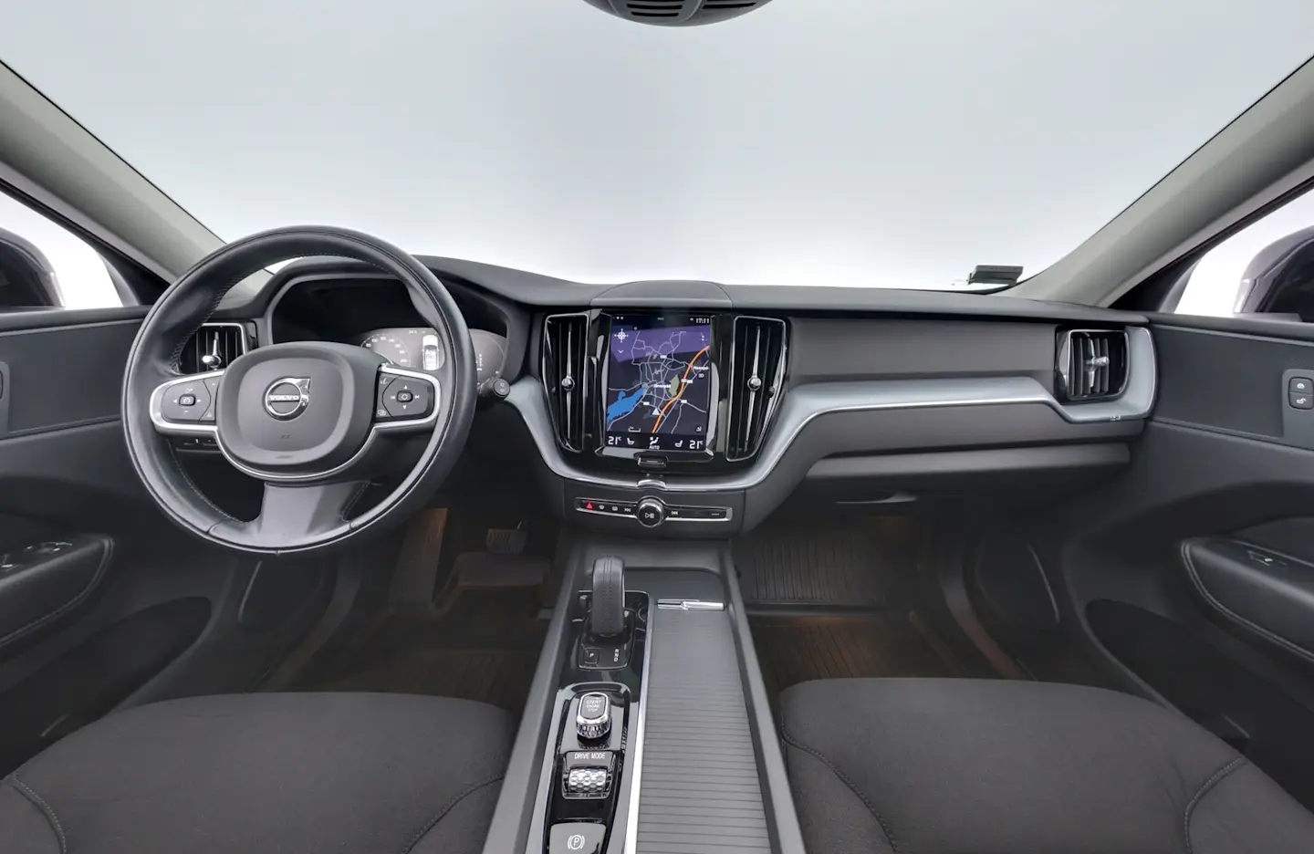 Car Image - 3P1RCyyC8KUG34oB8MzfAJ
