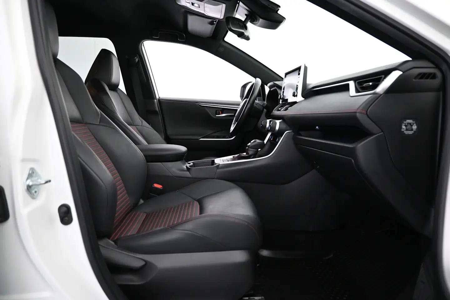 Car Image - 2YYh101bhuSBLneaLWqU1X