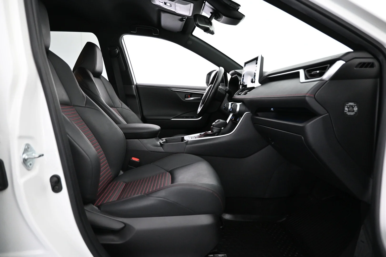 Car Image - 2YYh101bhuSBLneaLWqU1X