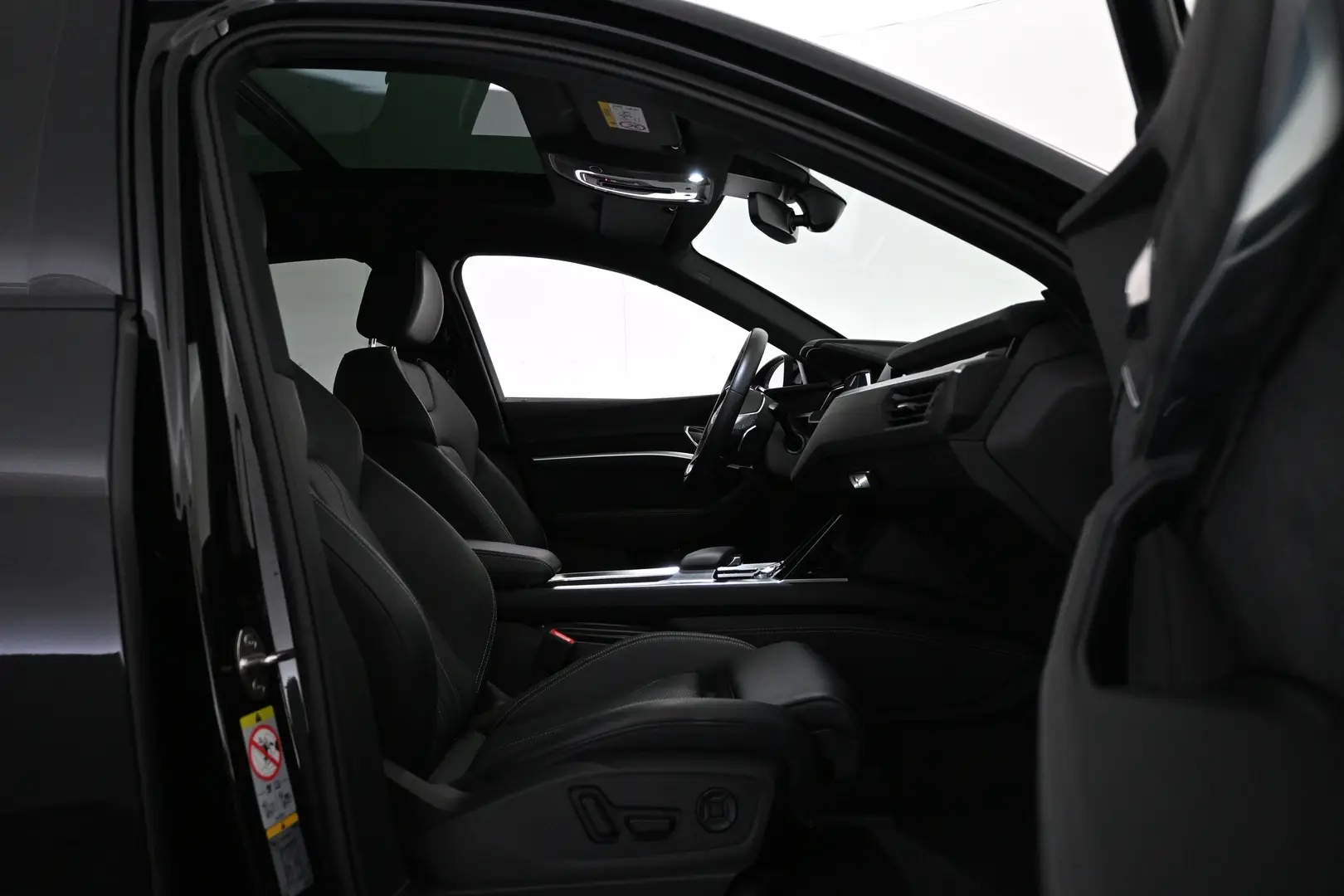 Car Image - 6Wzo2tKxZY8vx8dNzqxMYz