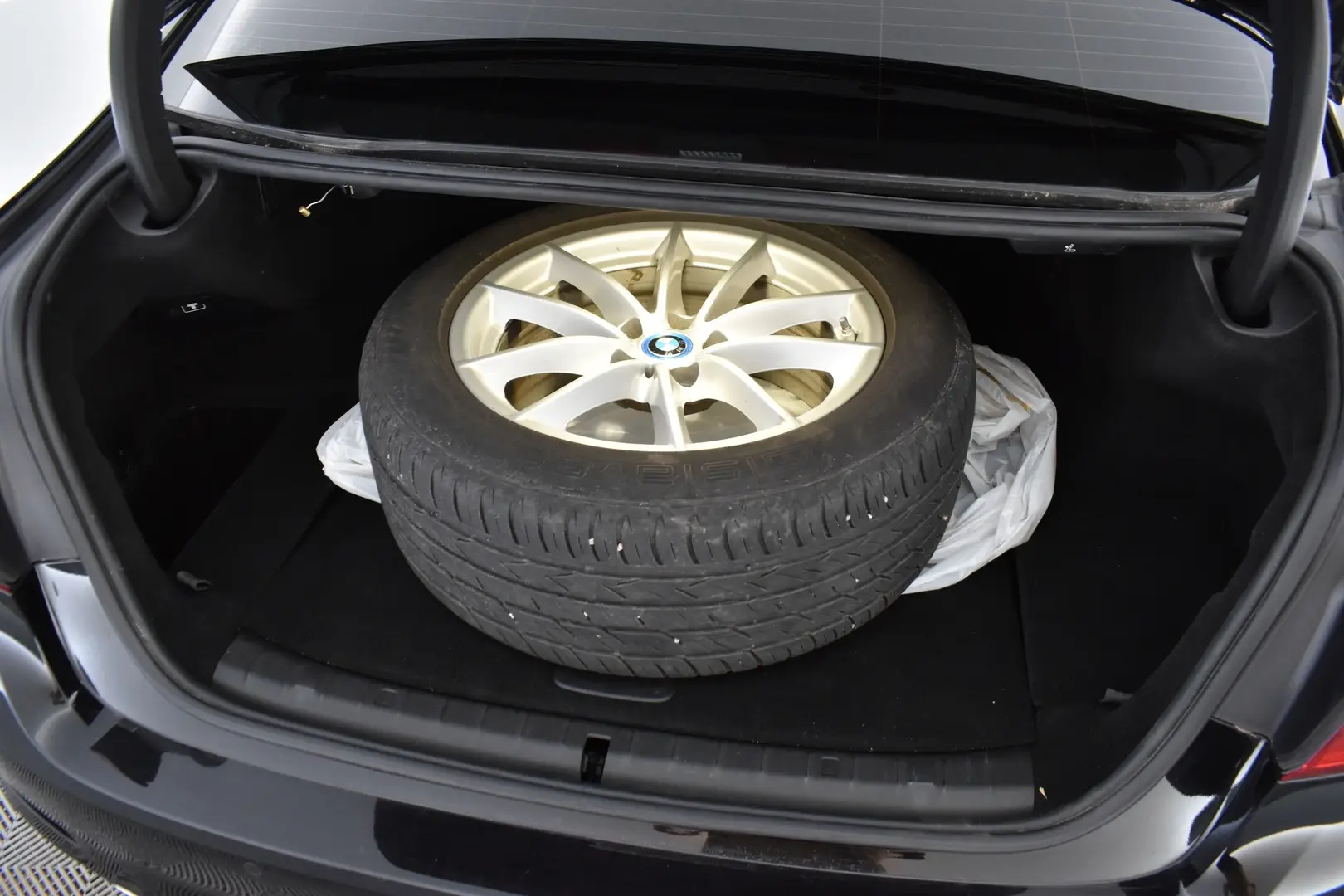 Car Image - 77vaBhMK5gy0RyA2hplSaH
