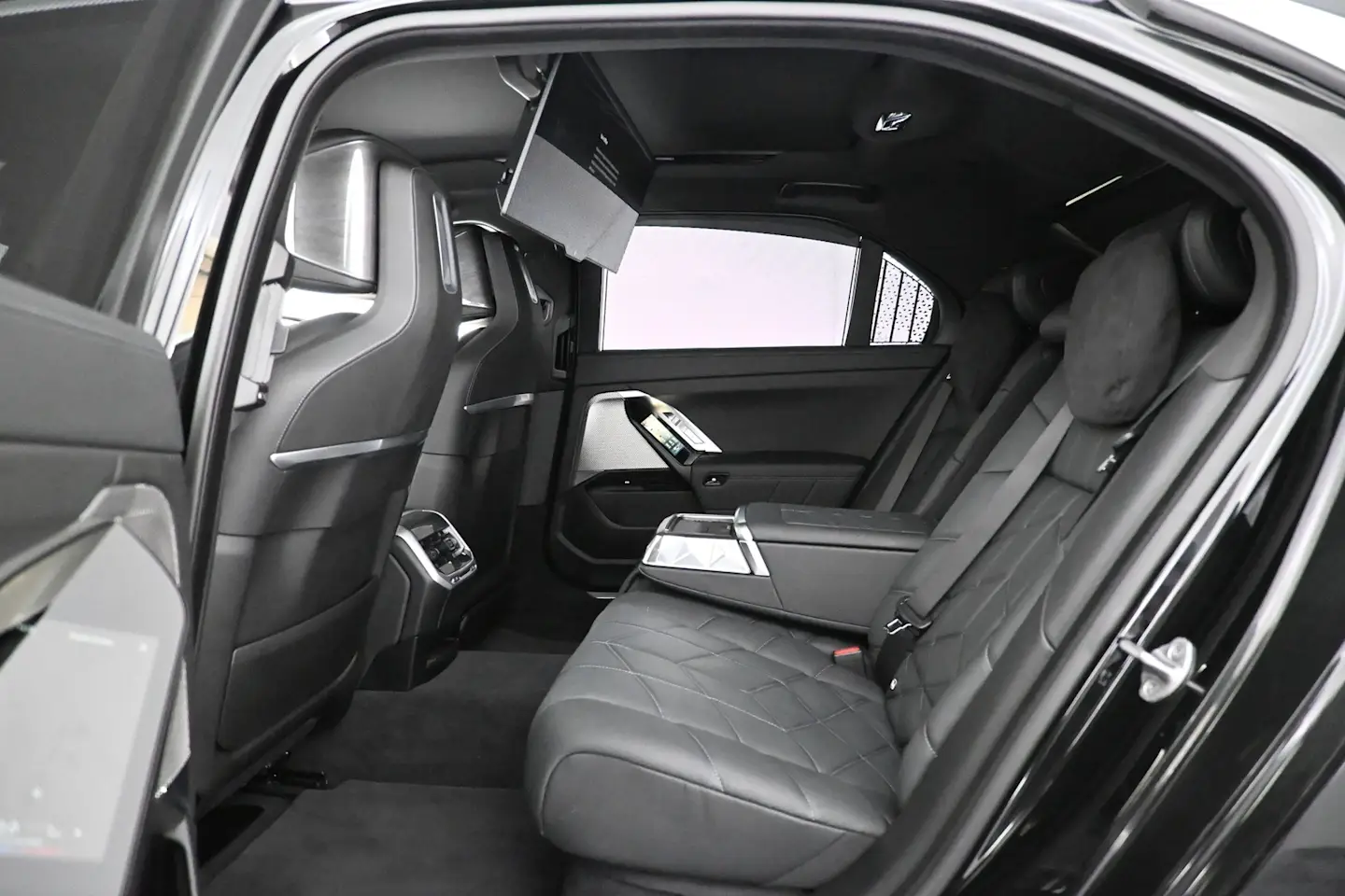 Car Image - 5az1c4F94aKq9M6FX9n1zt