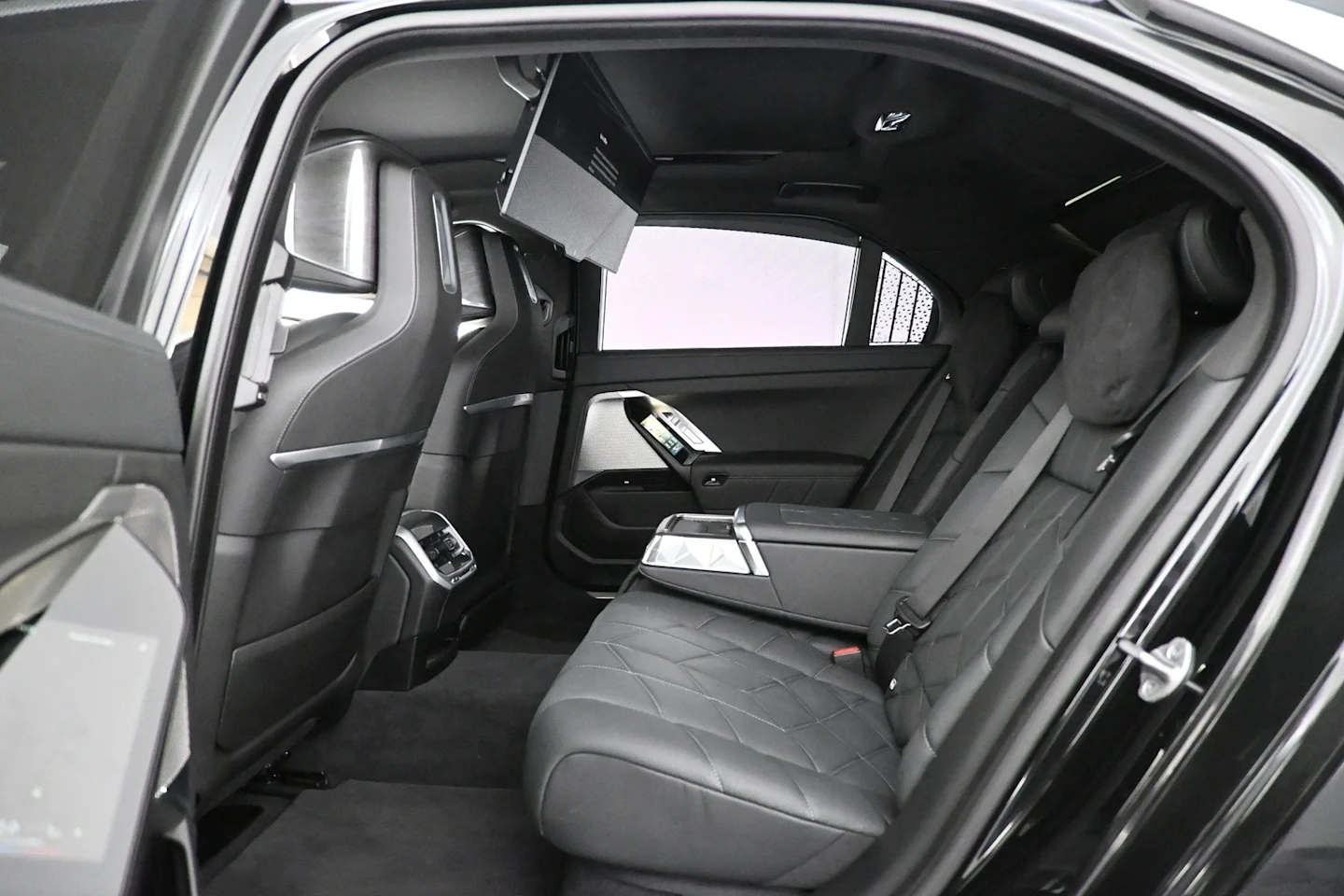 Car Image - 5az1c4F94aKq9M6FX9n1zt