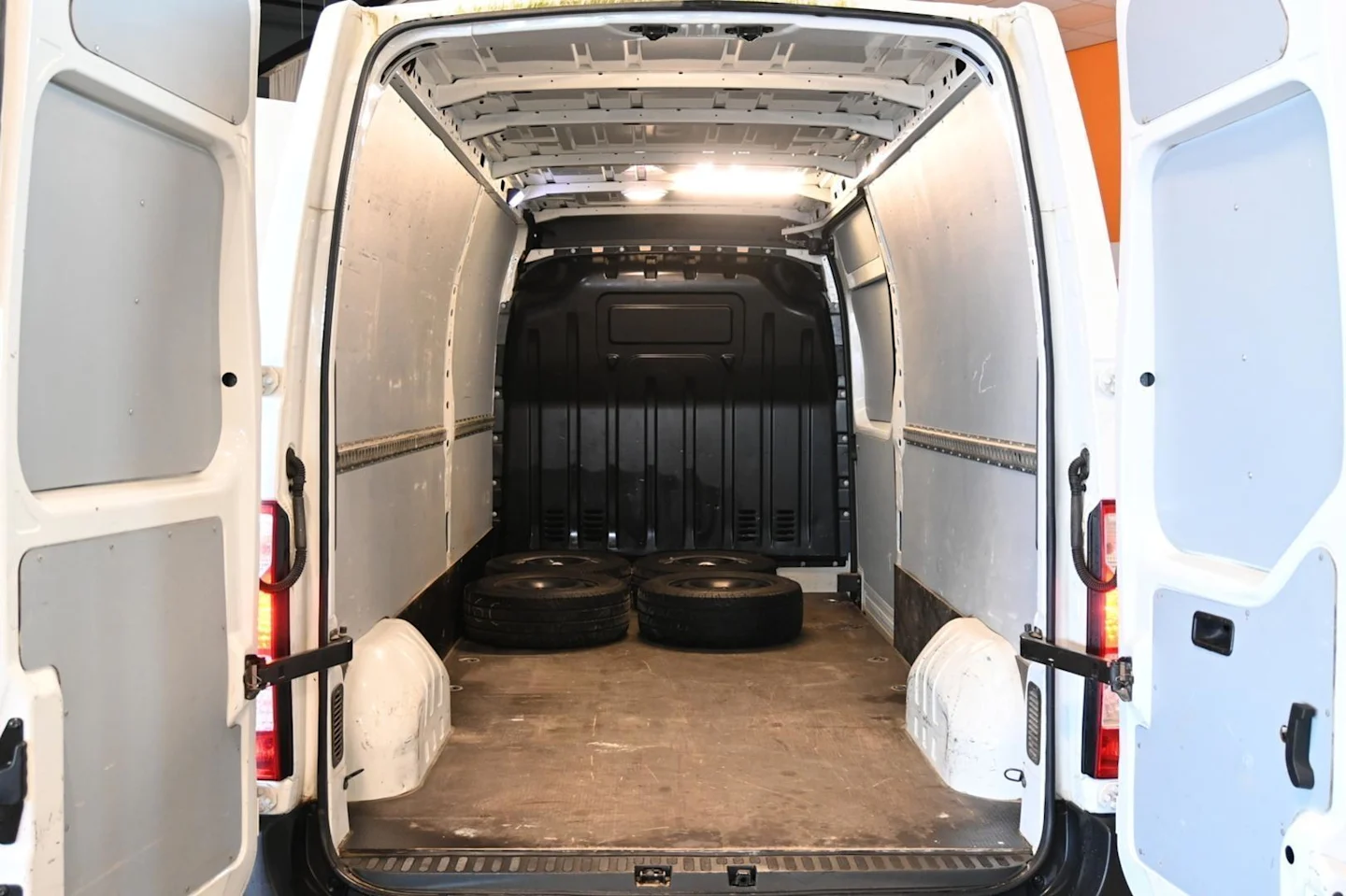 Car Image - 1zgOlZgAr6tWBBWLbvXmjp
