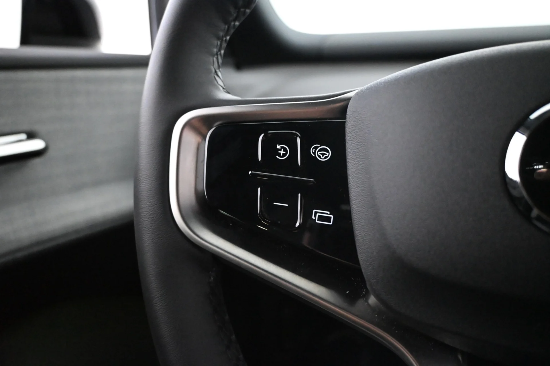 Car Image - ZpvQH2Set6FAocnQGlZX4