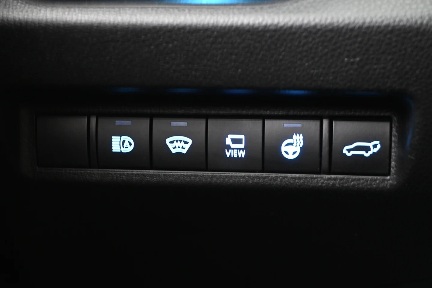 Car Image - 2dl3LgHCV6GtXVAnwwiKH7