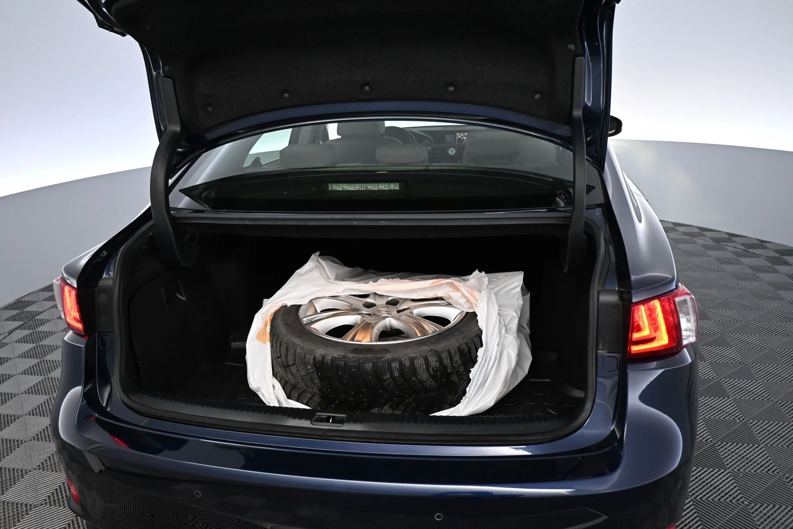 Car Image - 6nfeN7oxERpoqUbYsRz8oC