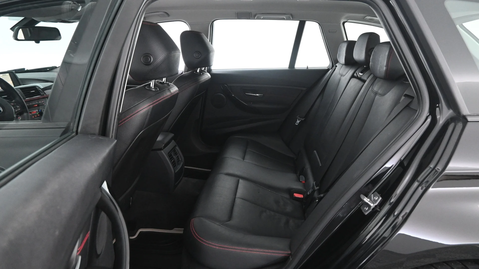 Car Image - 4YXs3iULkndyy6mQoVTlbp