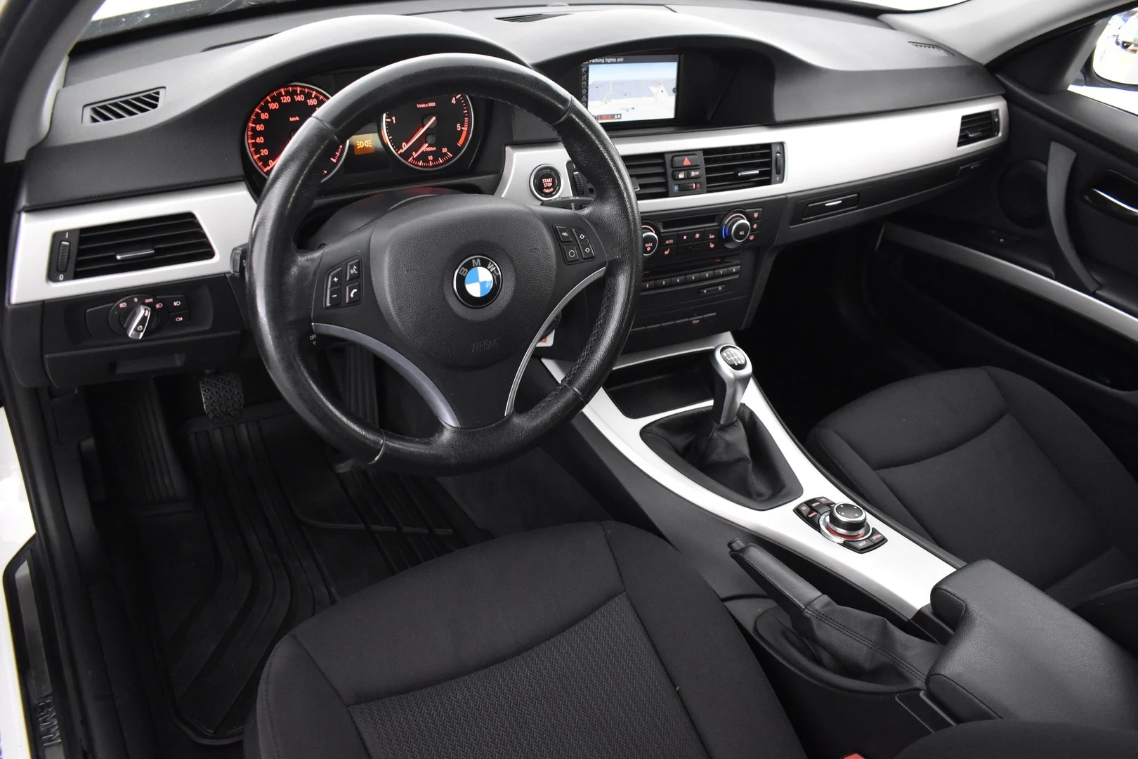 Car Image - wMKXk1NSInsy1zggXL9xr
