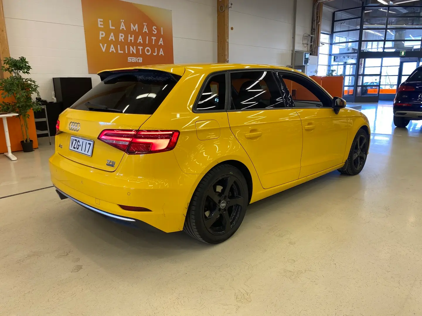 Car Image - 3LU0P3J2YHtACGGi9ZmQHK