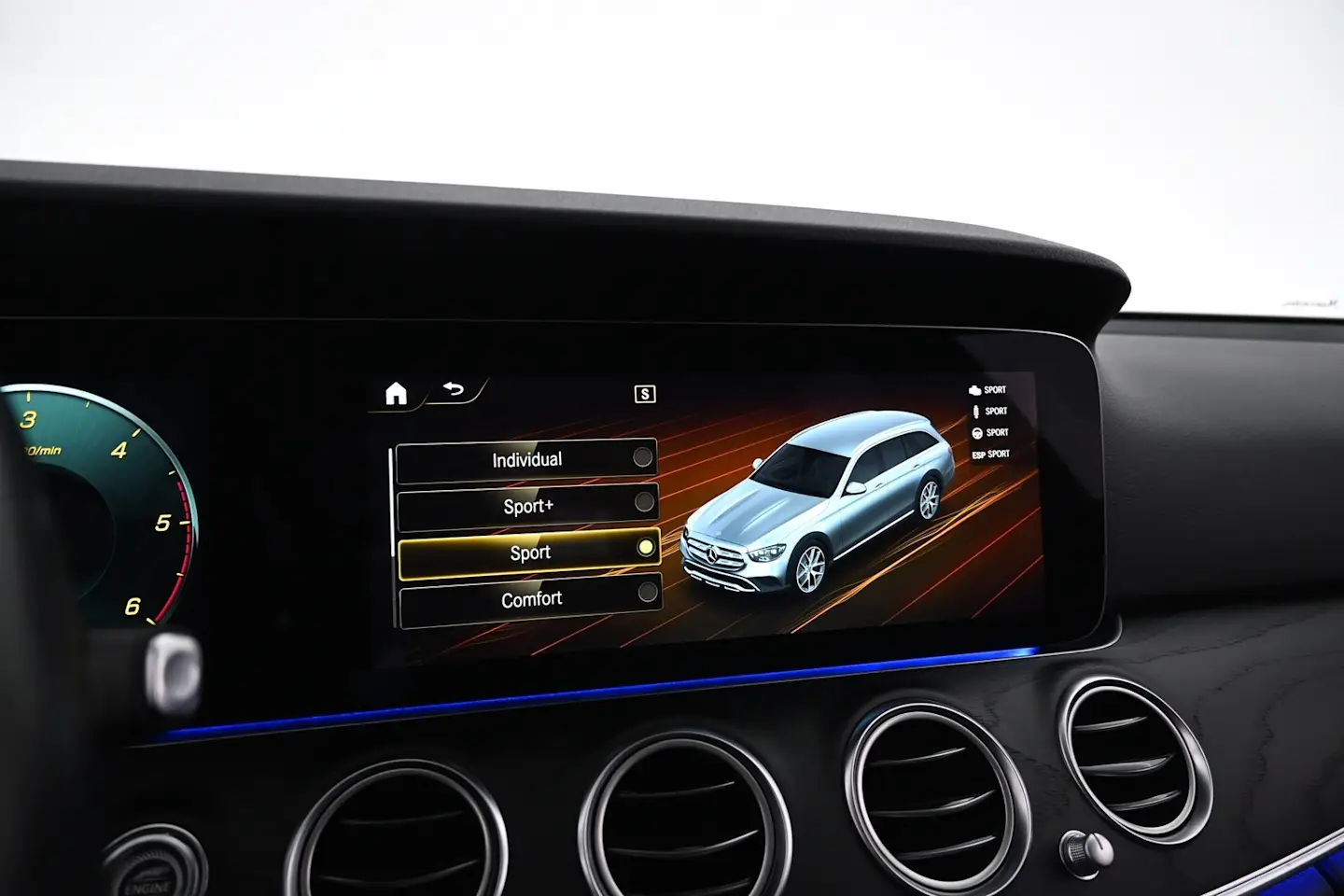 Car Image - 3PQm1YkJIRgl0e9BLc75BP