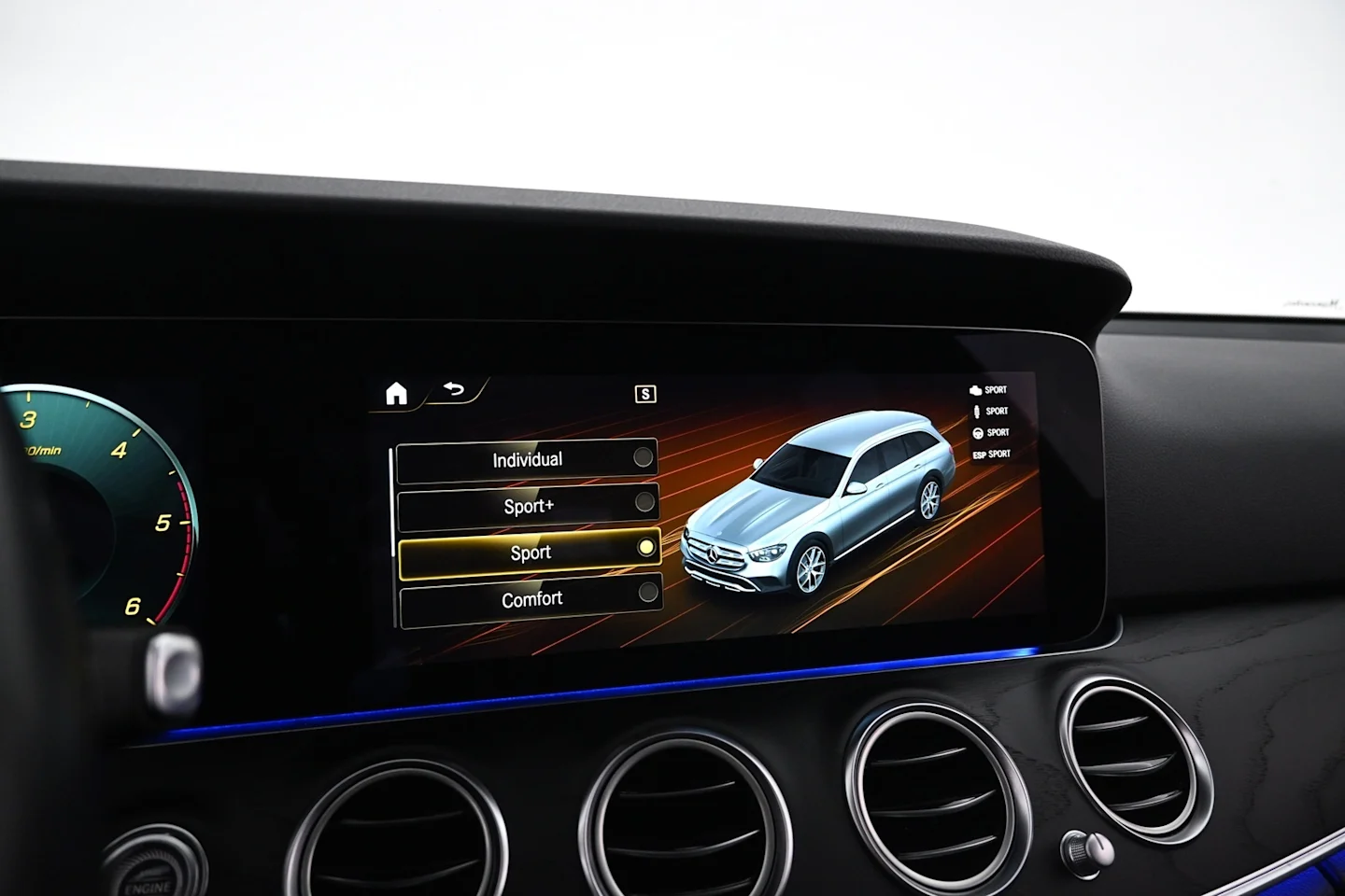 Car Image - 3PQm1YkJIRgl0e9BLc75BP