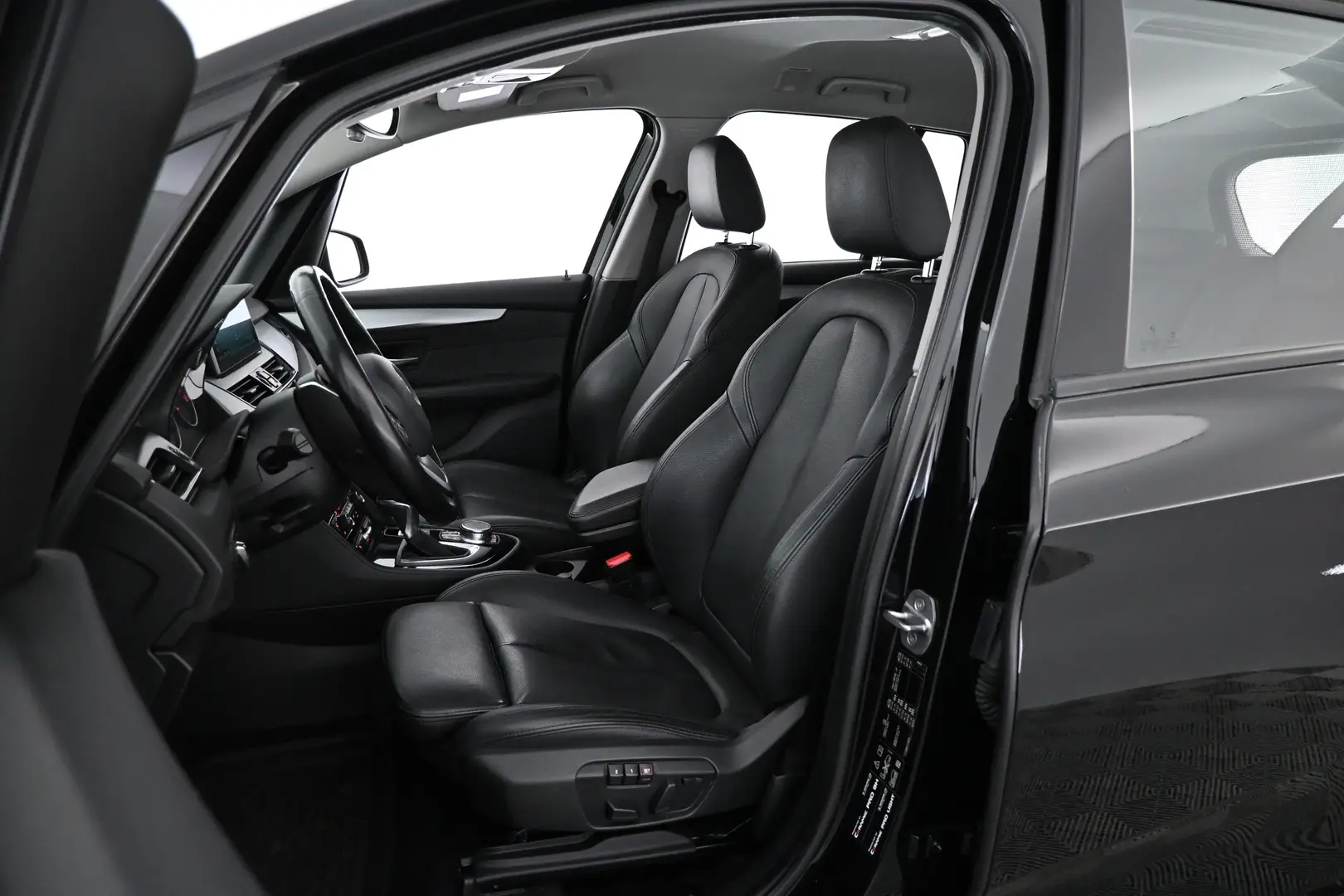 Car Image - 3rKRjIFMn0xga0aad6COtX
